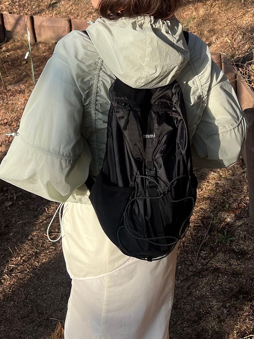 emmi atelier「【限定カラー】パッカブルバックパック」|リュック|BLK