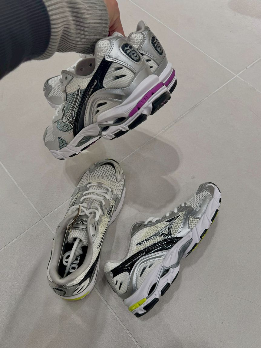 emmi「【emmi｜Mizuno】WAVE RIDER 10」|スニーカー|