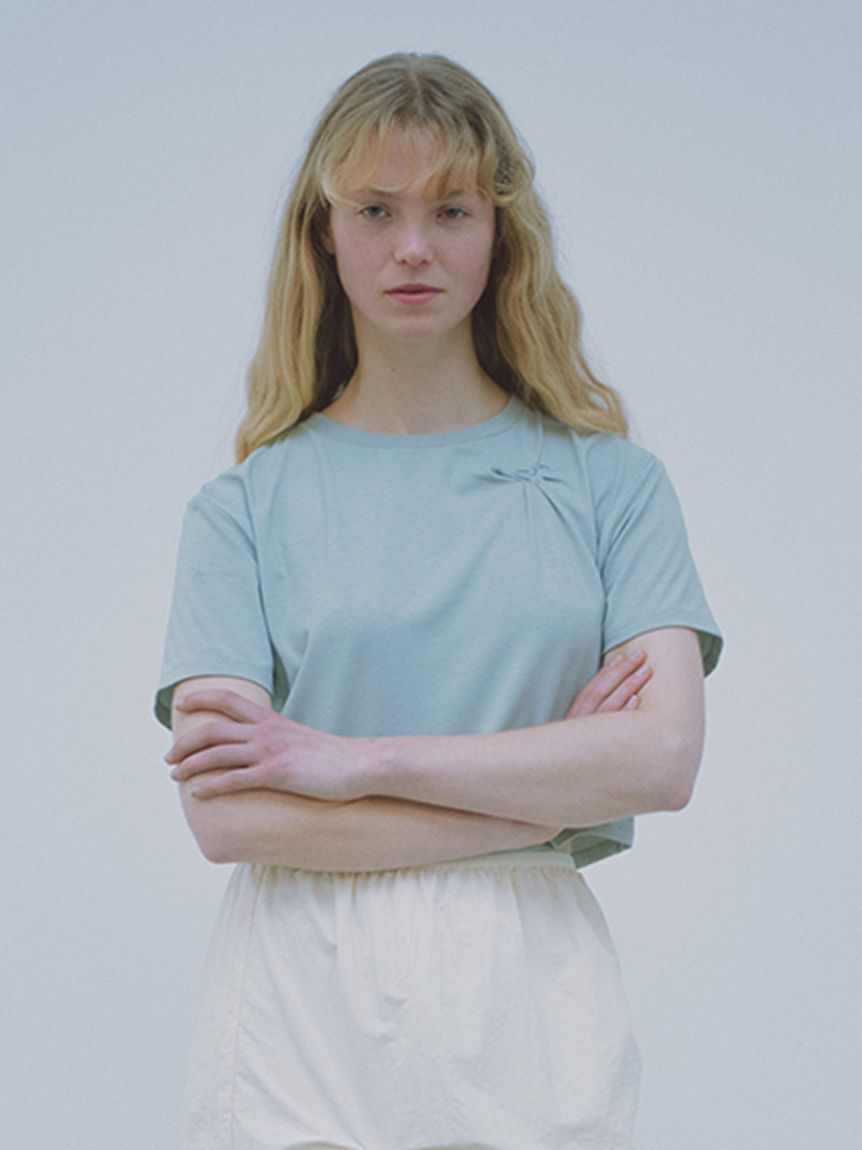 emmi atelier「【em】emmiロゴクロップドTシャツ/UVカット/接触冷感」|Tシャツ・カットソー|MNT