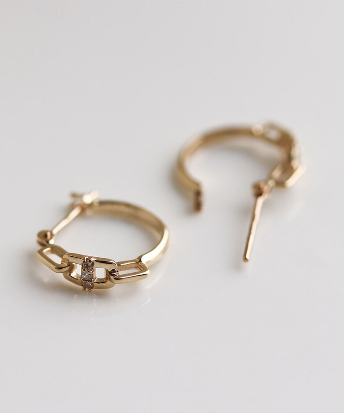  「ダイヤモンド フープ スナップ ピアス  | K10YG〈ミラ〉」|ピアス|