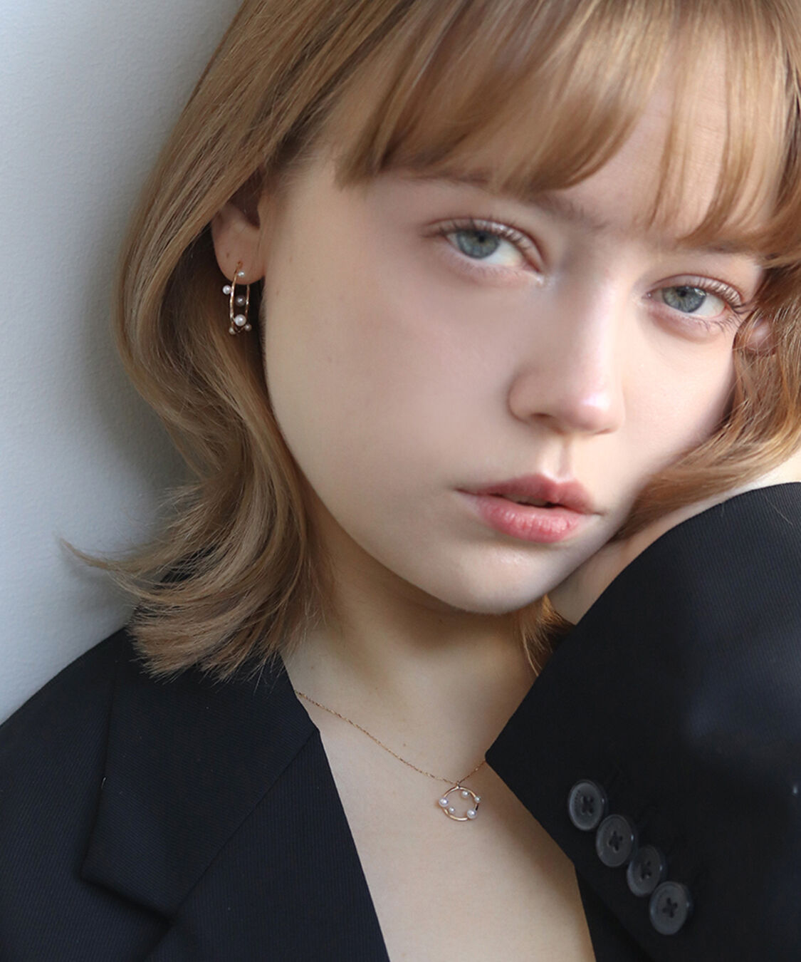  「パール リリー スナップ フープ ピアス| K10YG〈2026 Spring Collection〉」|ピアス|