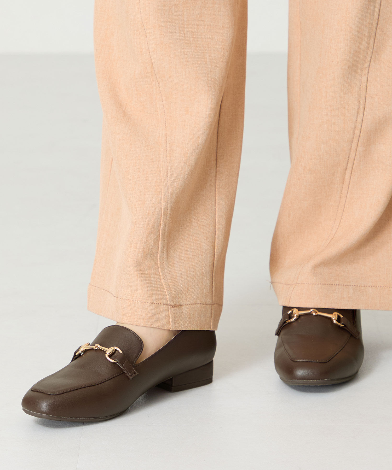 ORiental TRaffic「【跳べるパンプス/シリーズ累計１５０万足突破】スクエアトゥビットモチーフ  ローファー /R-3210」|パンプス|