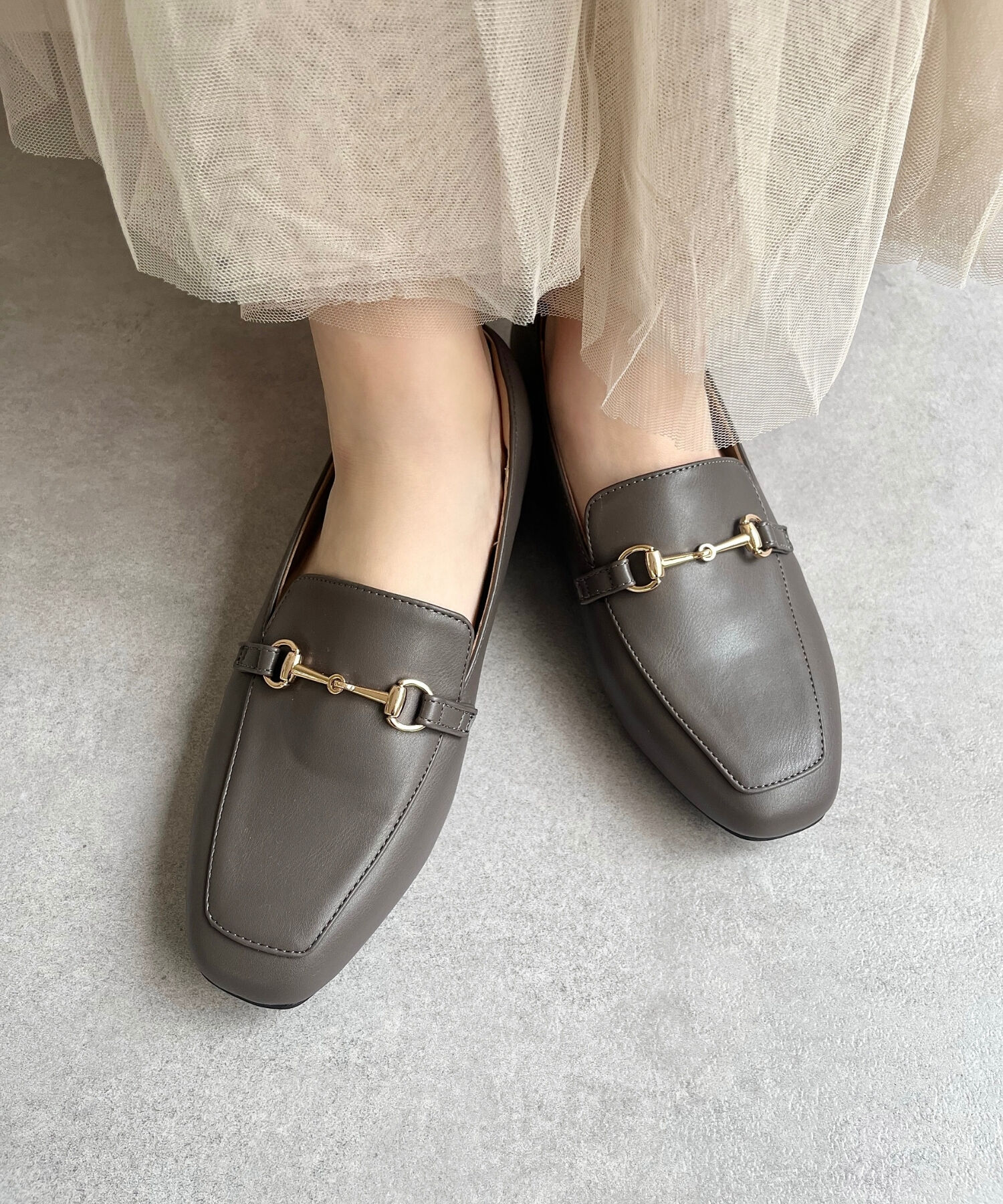 ORiental TRaffic「【跳べるパンプス/シリーズ累計１５０万足突破】スクエアトゥビットモチーフ  ローファー /R-3210」|パンプス|GREY