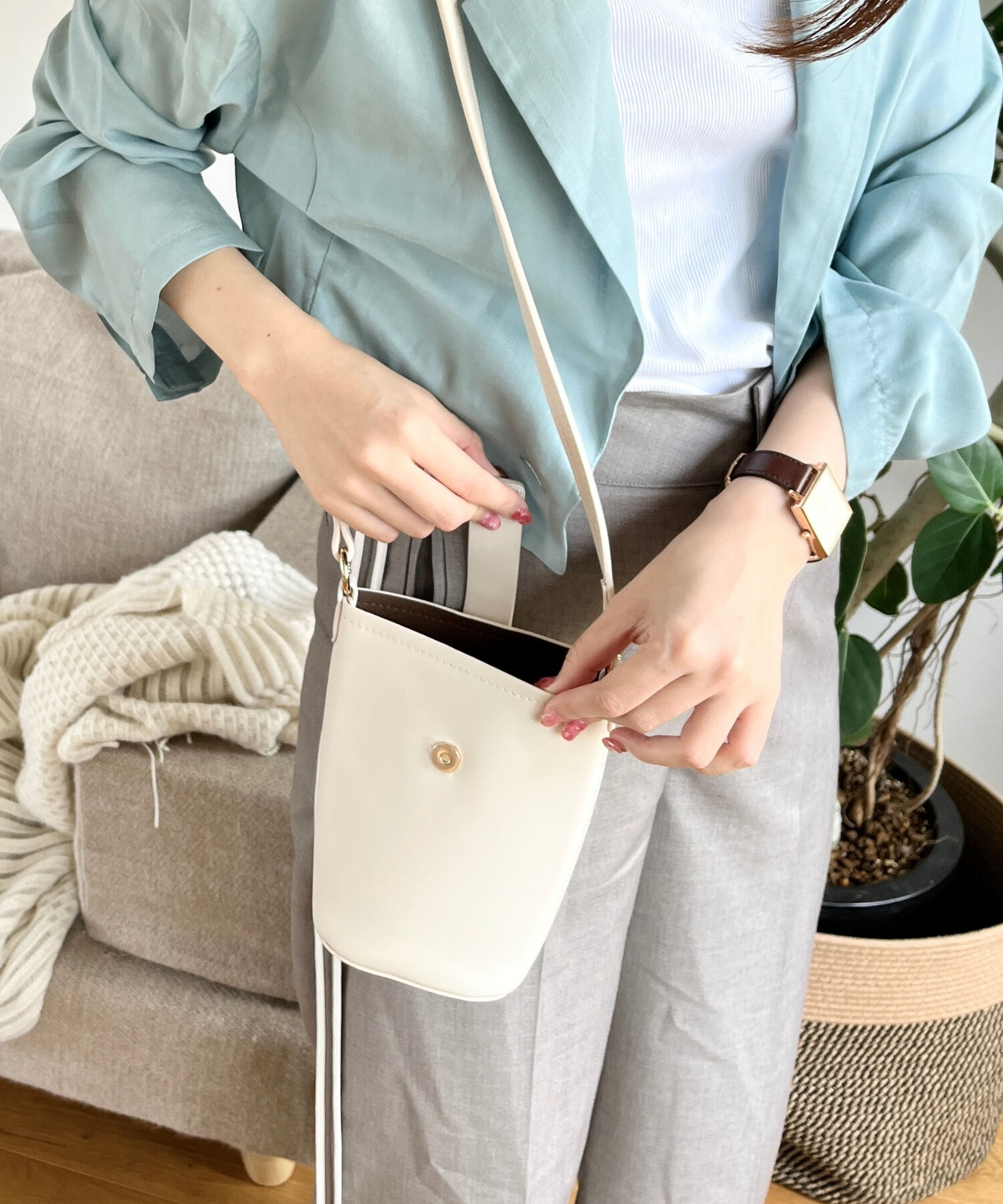 ORiental TRaffic「【BAG】フラップ付きショルダーポーチ/BA-231 ポーチ バッグ　普段使い お出掛け 旅行 カジュアル」|ショルダー・メッセンジャー|WHITE