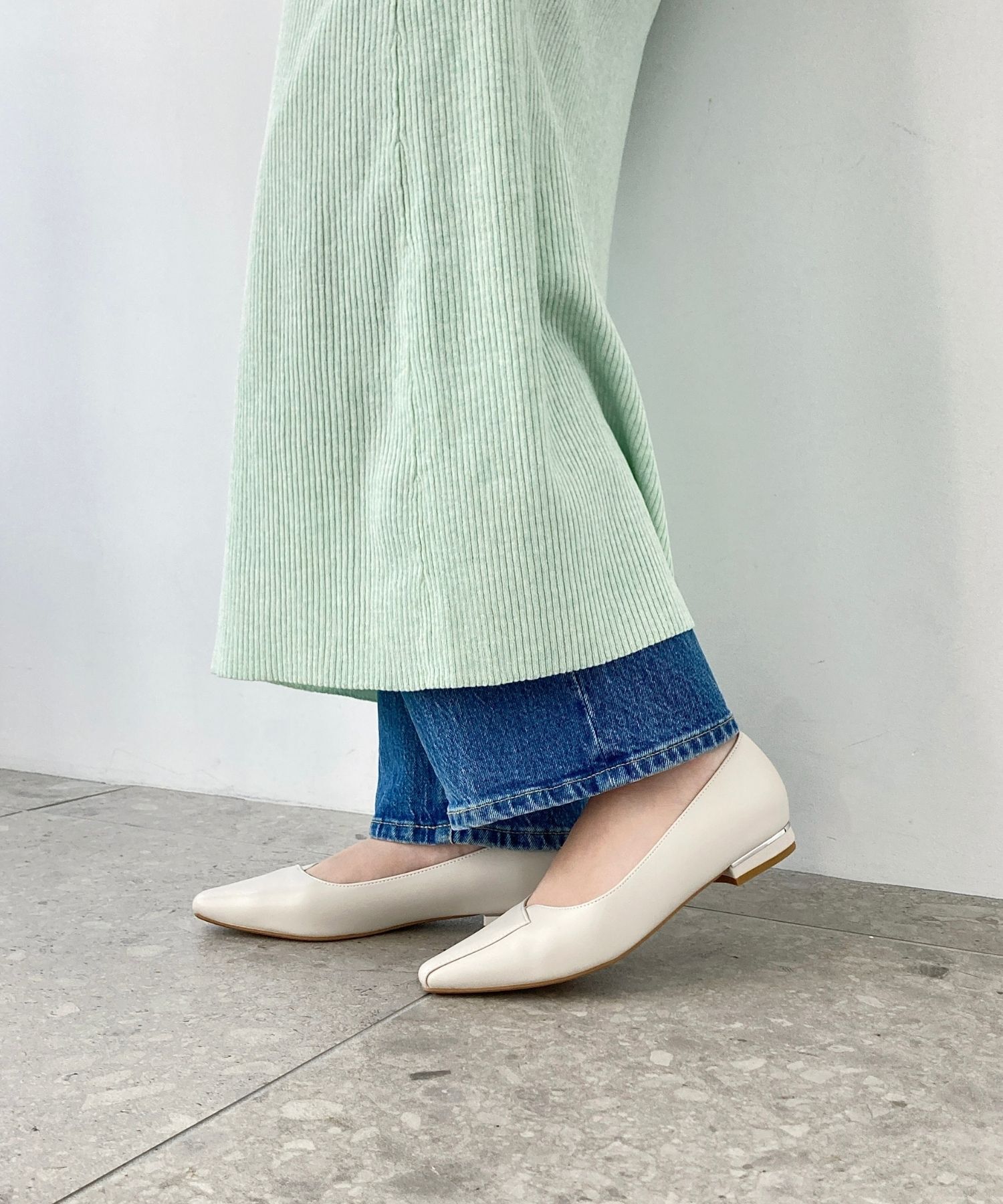 ORiental TRaffic「アシンメトリーデザイン フラット パンプス /55102 通勤靴 すっきりシルエット」|パンプス|