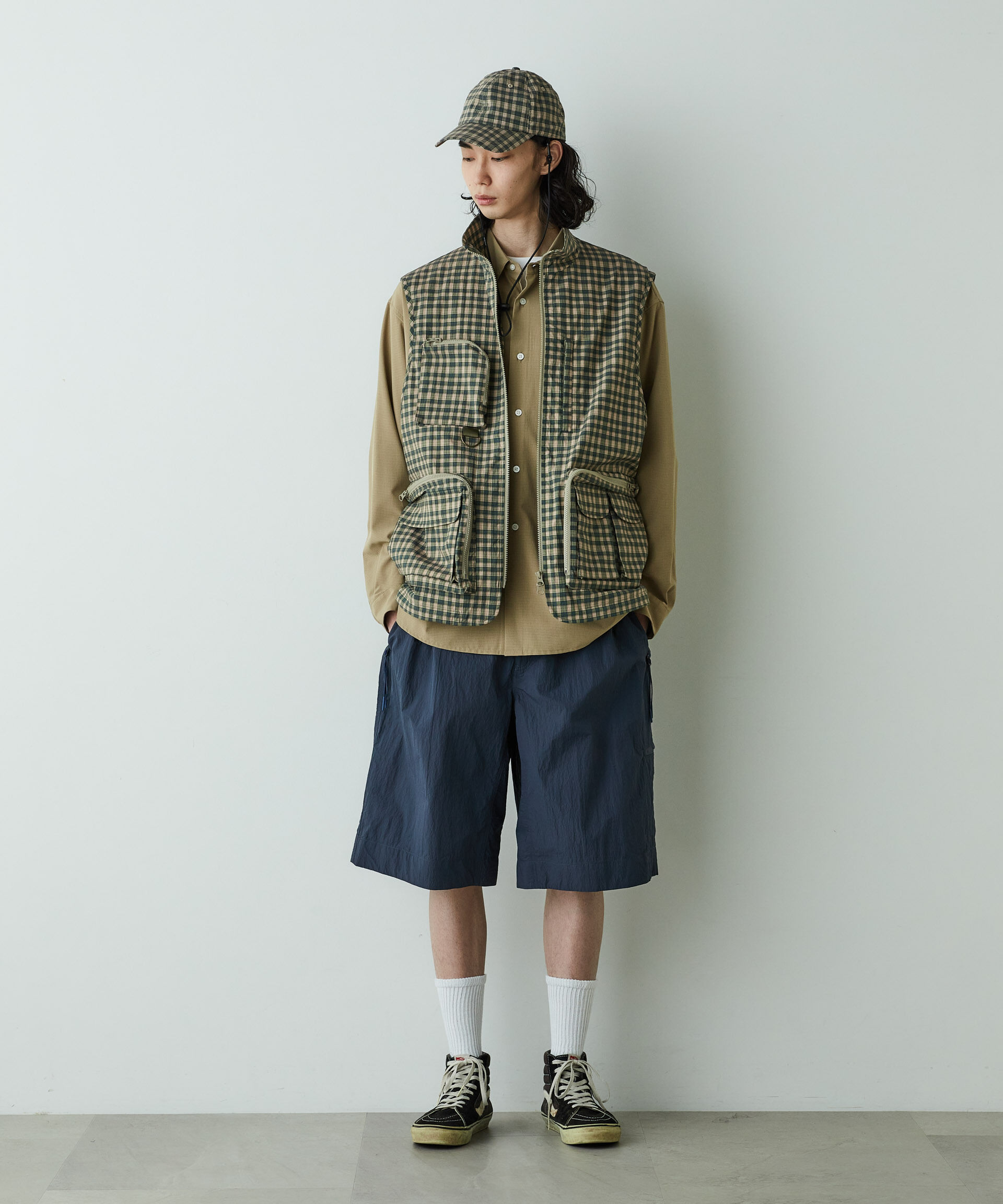 nano･universe「「HOTEL PALACE」オテルパラス デジタルプリントトラベルチェックベスト」|ダウンベスト・ベスト|ベージュ