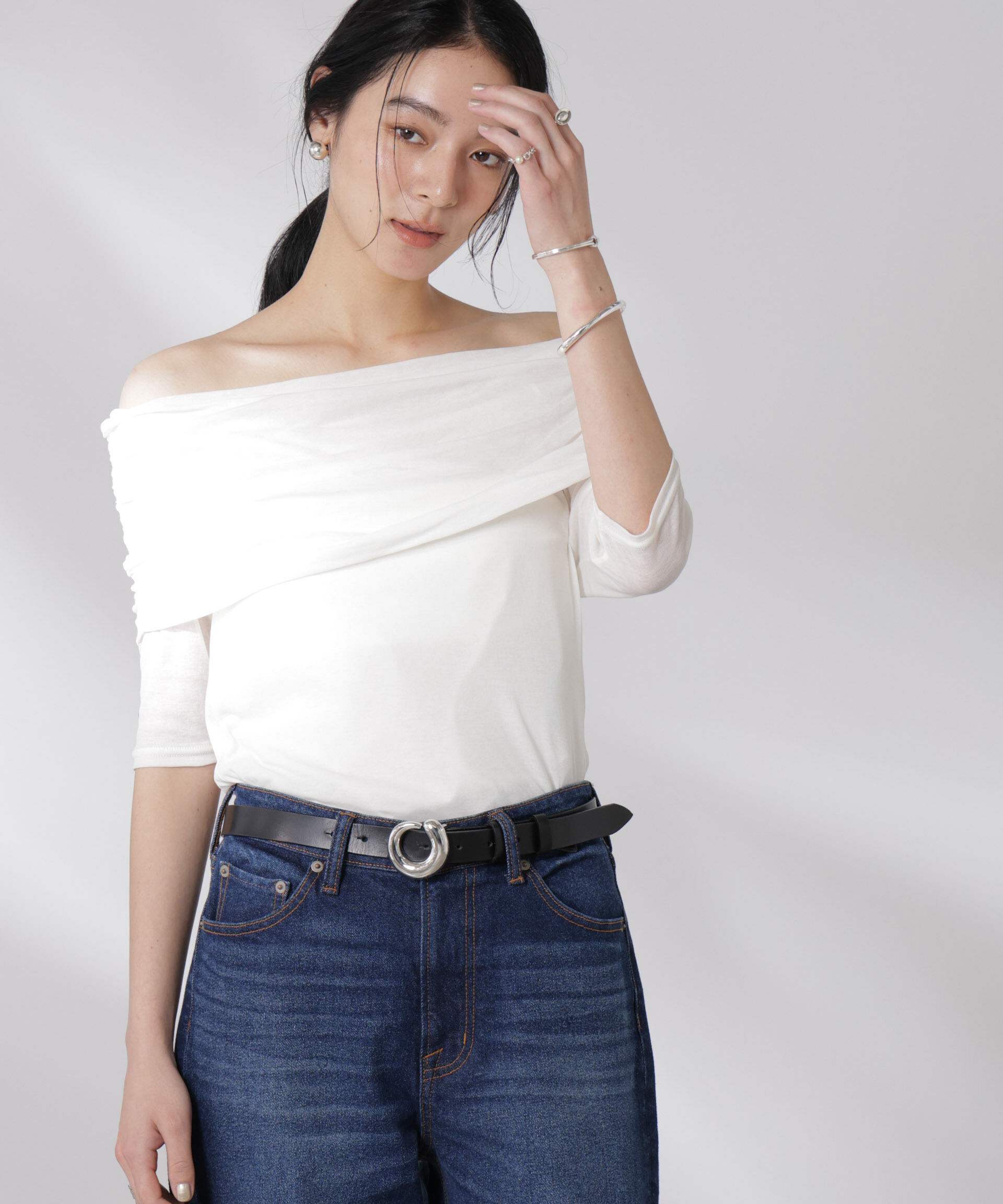 nano･universe「オフショルダーシアートップス」|Tシャツ・カットソー|オフホワイト1