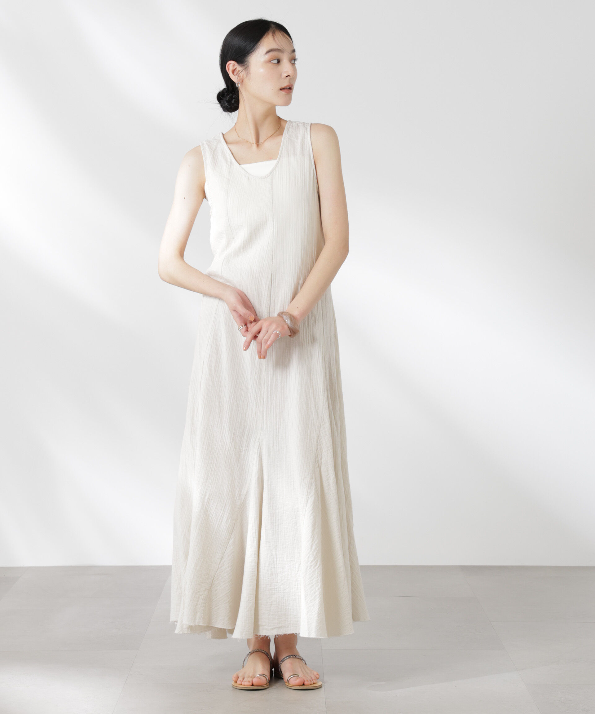 nano･universe「GREYCHORD/ASHLEY スリーブレスドレス」|ワンピース|オフホワイト1