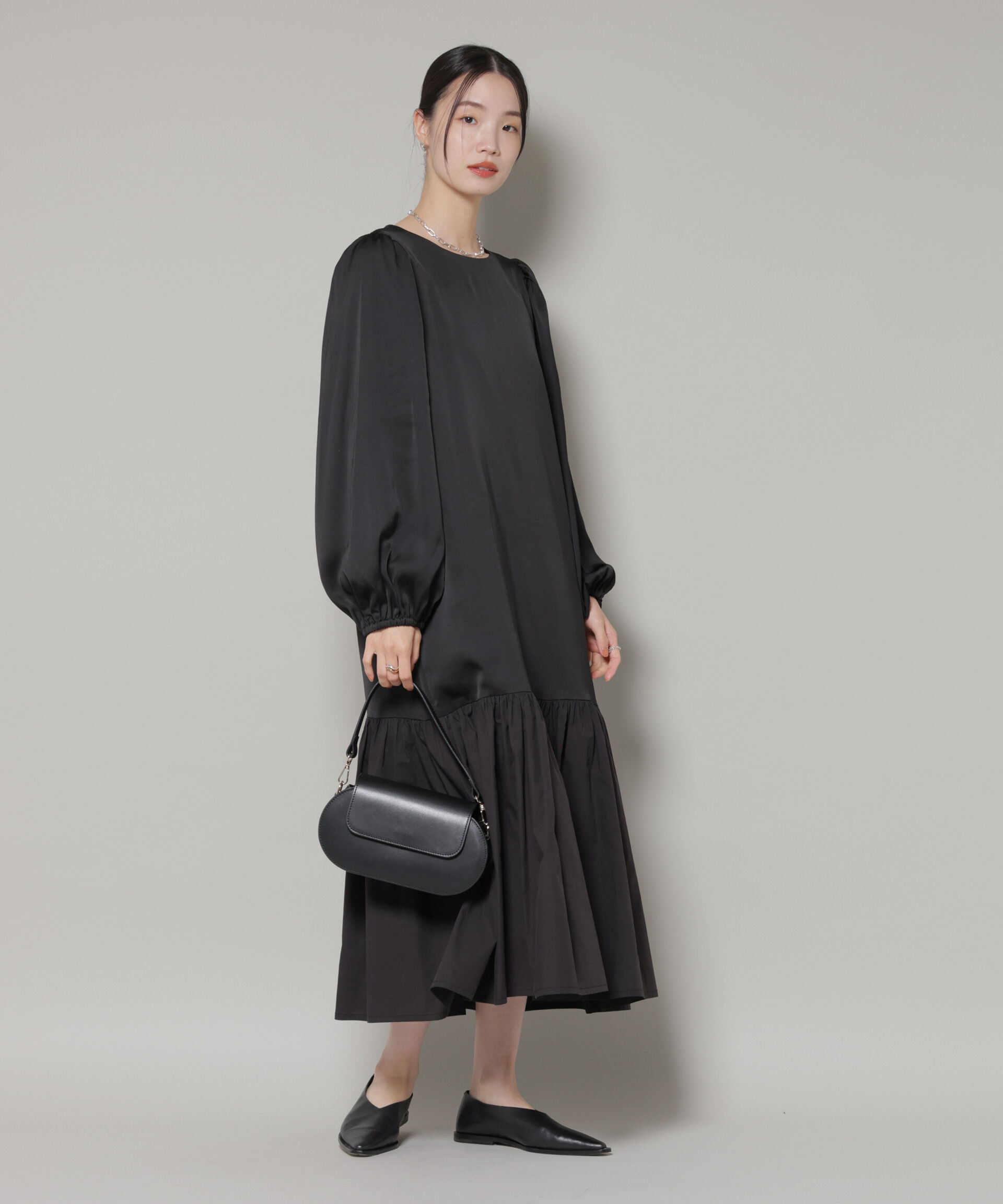 nano･universe「異素材切り替えギャザーサテンワンピース」|ワンピース|