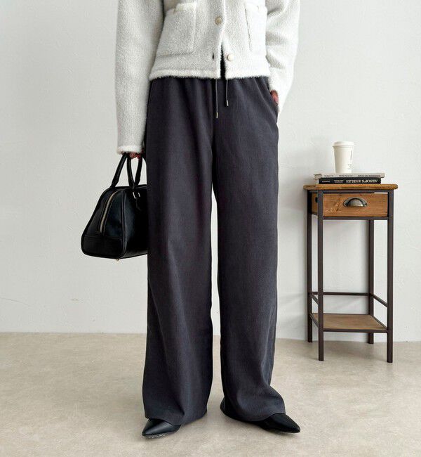 fredy emue「シルキーウォームセミワイドイージーパンツ」|チノ|