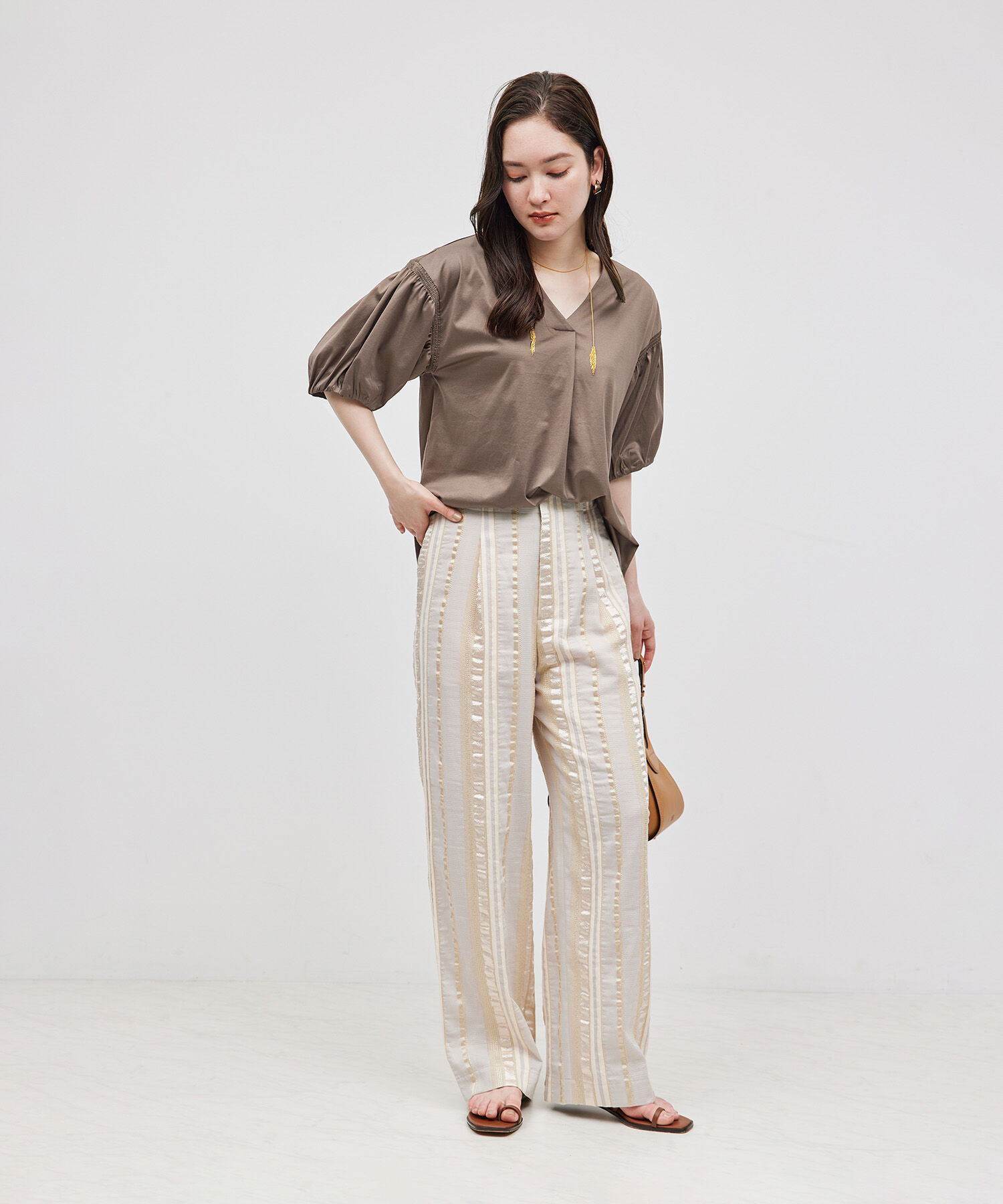 ROPE「【洗える】クリア天竺Vネック5分袖カットソー」|Tシャツ・カットソー|