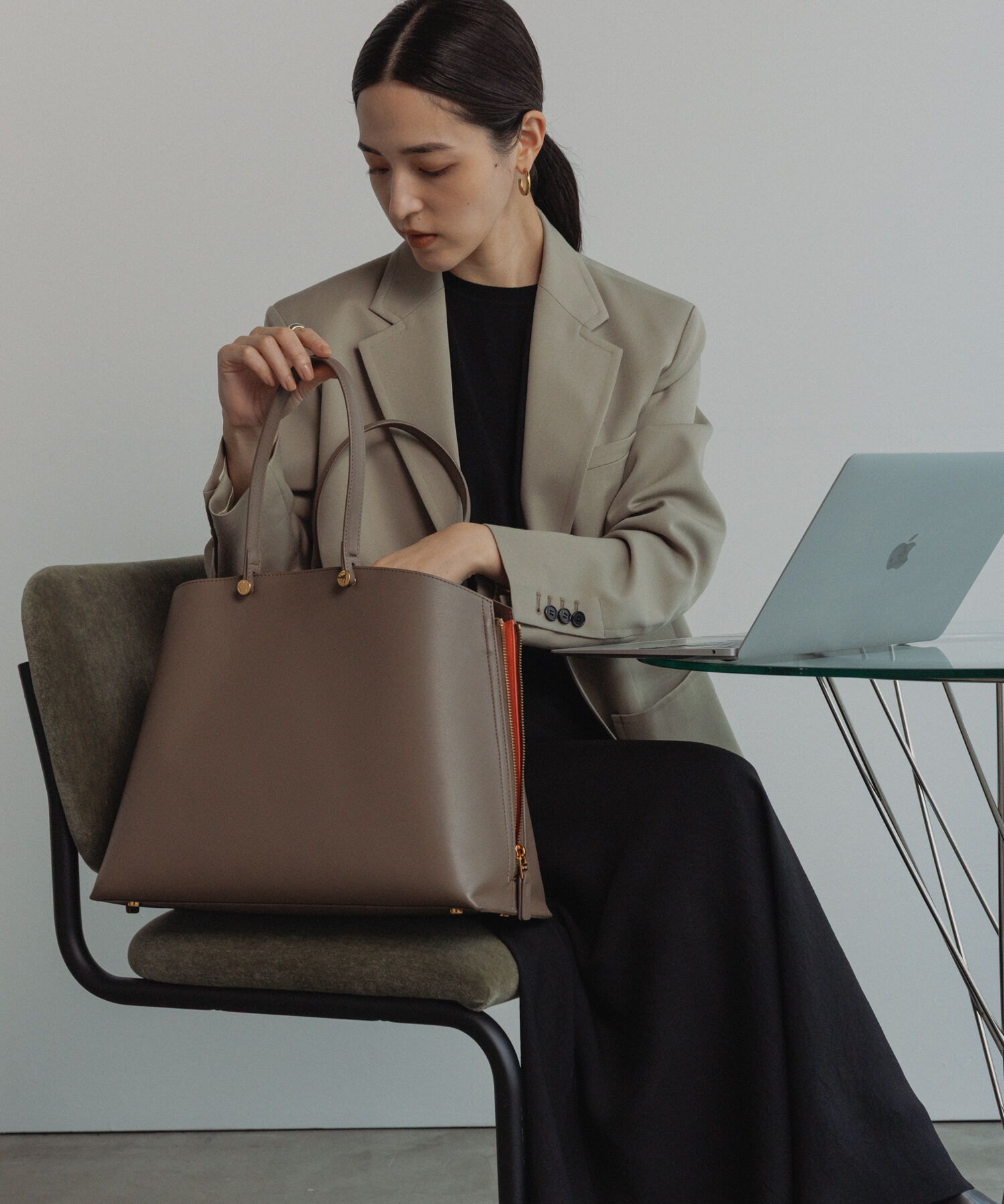 ROPE「【E'POR】Y BAG Medium+【WEB限定/一部店舗限定】【通勤】【A4/PC対応】【25AW】」|ショルダー・メッセンジャー|