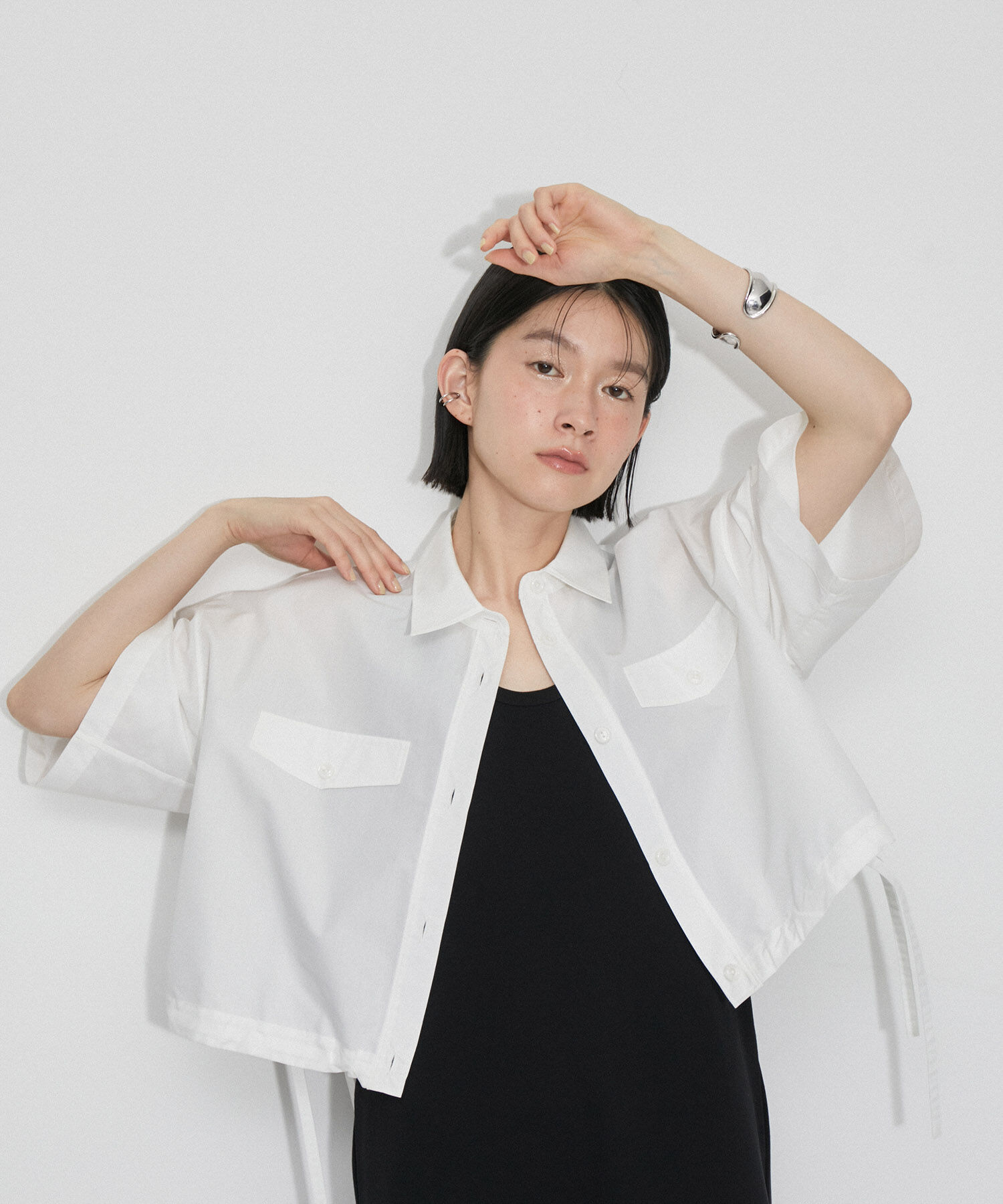 ADAM ET ROPE'「【サステナブル】クロップドギャザリングシャツ」|シャツ・ブラウス|ホワイト(10)