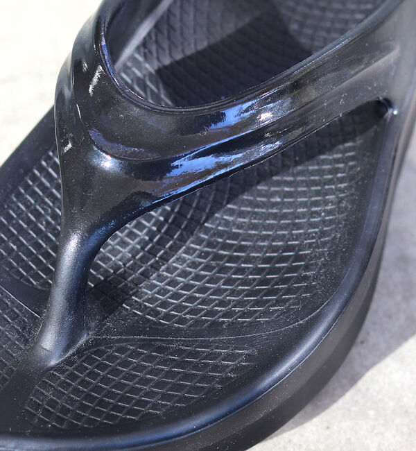 Rouge vif「【OOFOS/ウーフォス】OOmega/ ウーメガ  厚底 【WEB限定】」|サンダル|