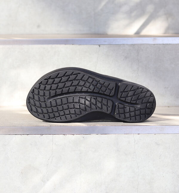 Rouge vif「【OOFOS/ウーフォス】OOmega/ ウーメガ  厚底 【WEB限定】」|サンダル|