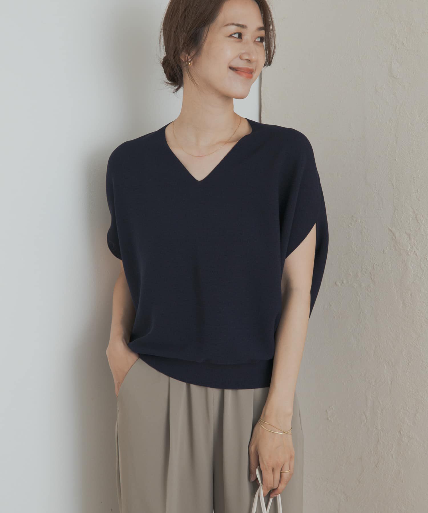 URBAN RESEARCH DOORS「Vネックコクーンニット」|ニット・セーター|ネイビー