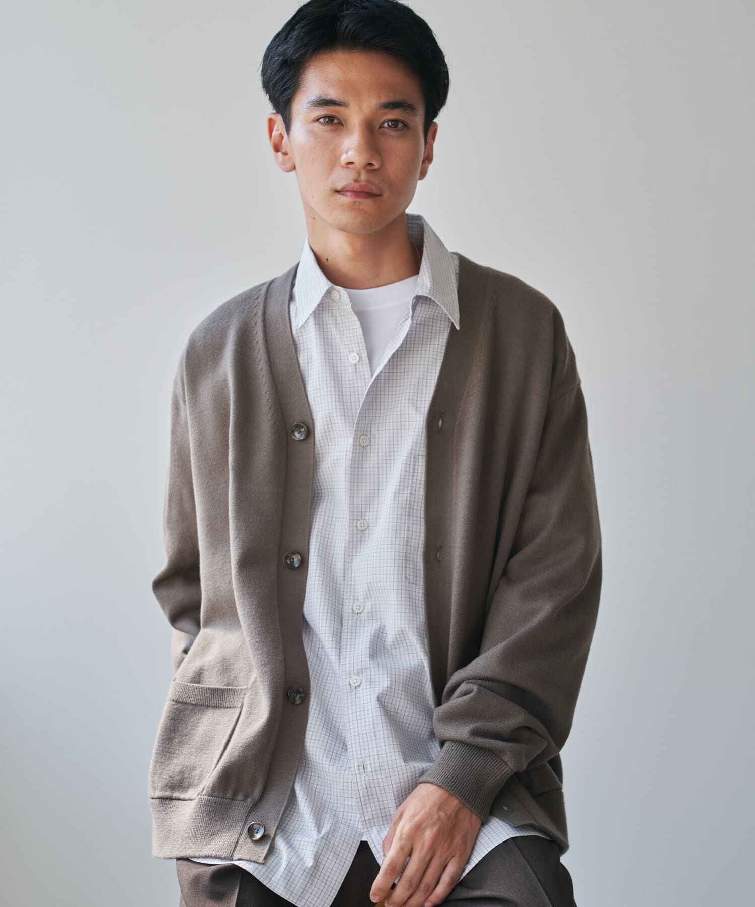 URBAN RESEARCH DOORS「『XLｻｲｽﾞ/WEB限定/仁村紗和さん着用』『UR TECH 200日ﾆｯﾄ』Vﾈｯｸｶｰ」|カーディガン|