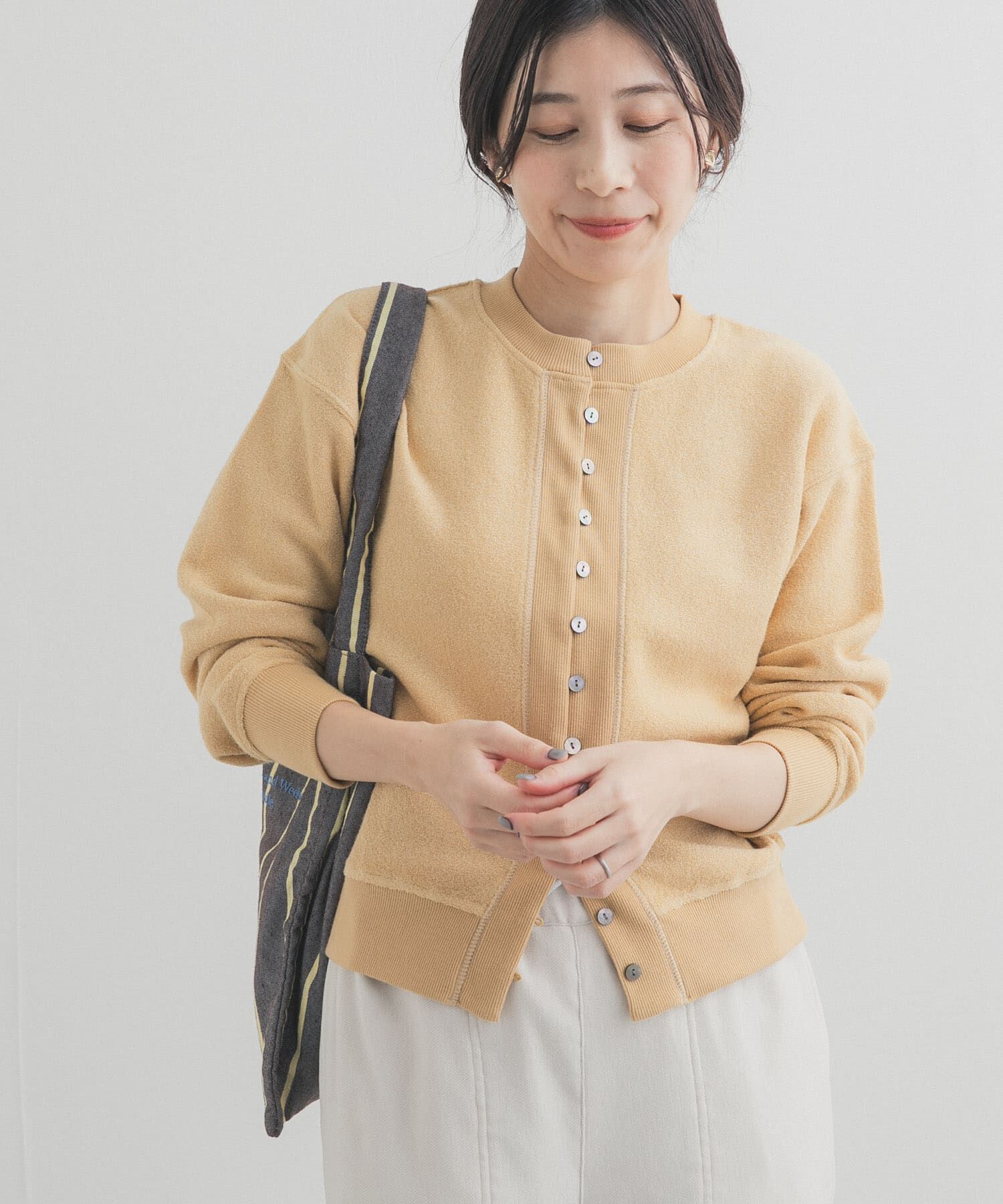 URBAN RESEARCH DOORS「カットブークレーショートカーディガン」|カーディガン|ベージュ系その他