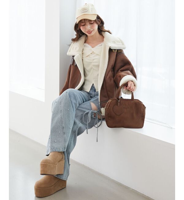 MAJESTICLEGON「サイドスリットビジューデニムパンツ」|デニム|