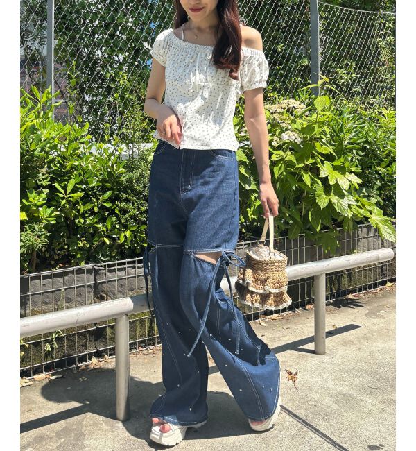 MAJESTICLEGON「サイドスリットビジューデニムパンツ」|デニム|