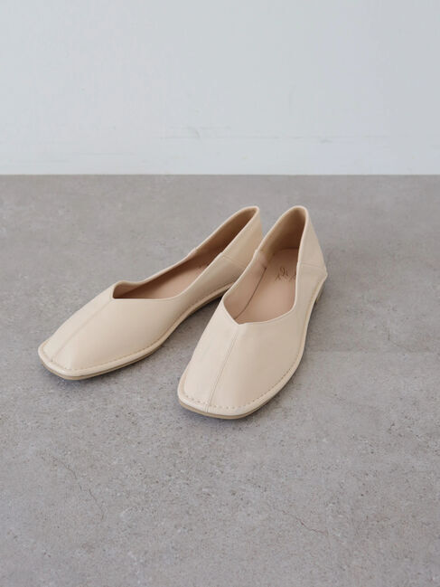  「【WEB限定】ふっくらクッションアウトステッチフラットシューズ」|パンプス|