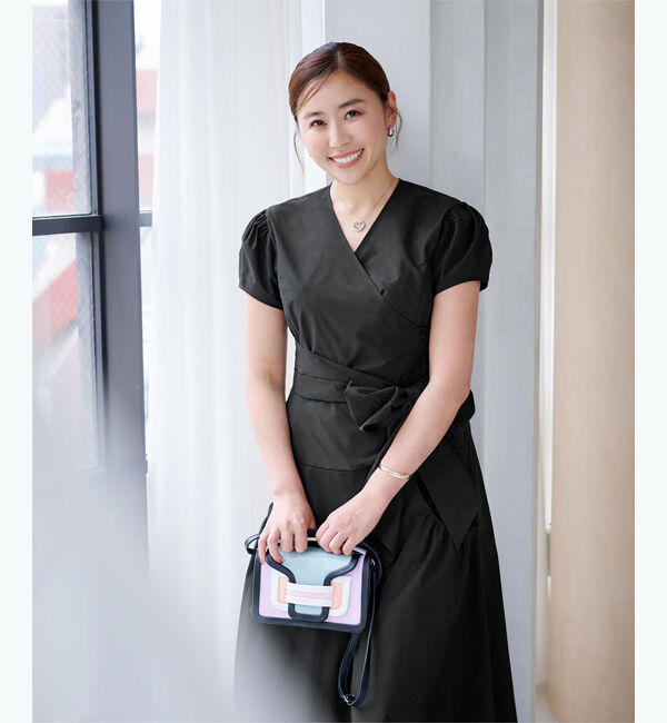 ur's「【八田真理子さんコラボアイテム】パフスリーブカシュクールフレアワンピース」|ワンピース|