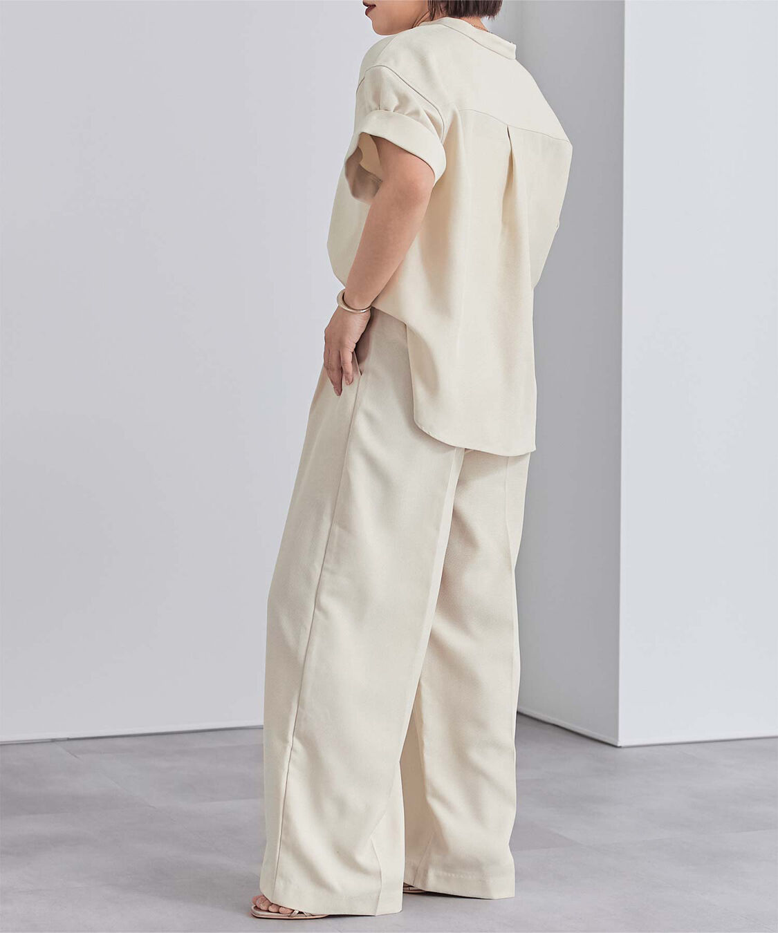 ur's「リネンライクサイドベルトデザインタックワイドパンツ」|スラックス|