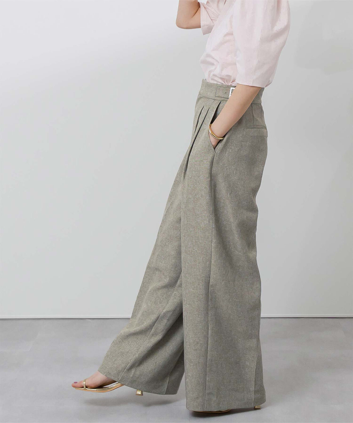 ur's「リネンライクサイドベルトデザインタックワイドパンツ」|スラックス|