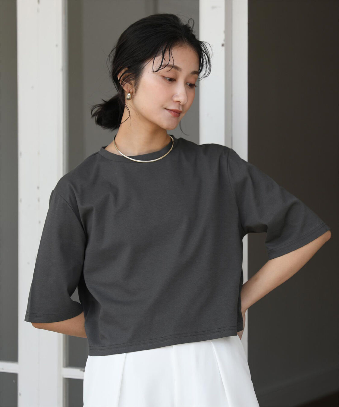 ur's「汗染み防止クロップドTシャツ」|Tシャツ・カットソー|チャコール