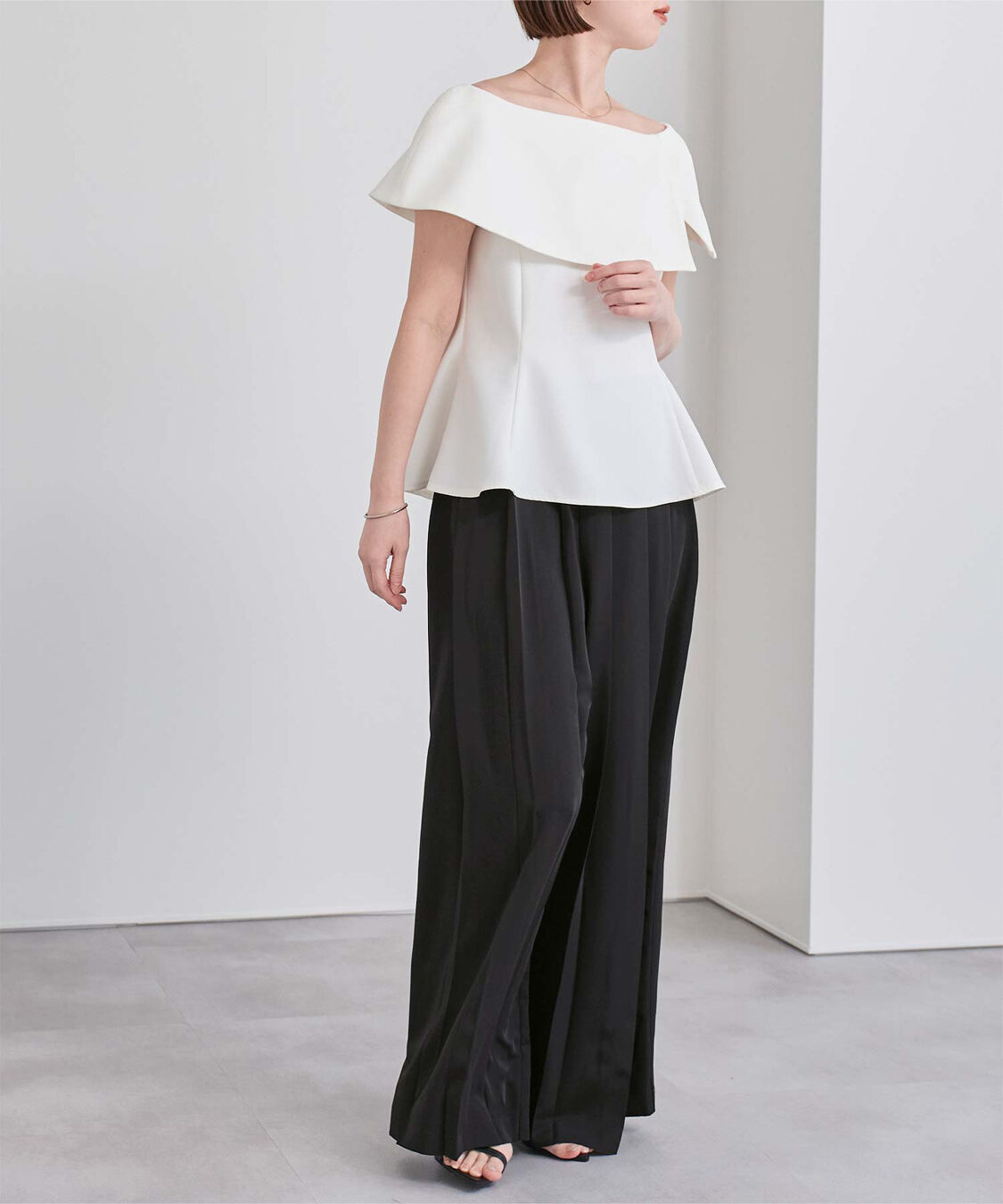 ur's「プリーツワイドパンツ」|スラックス|