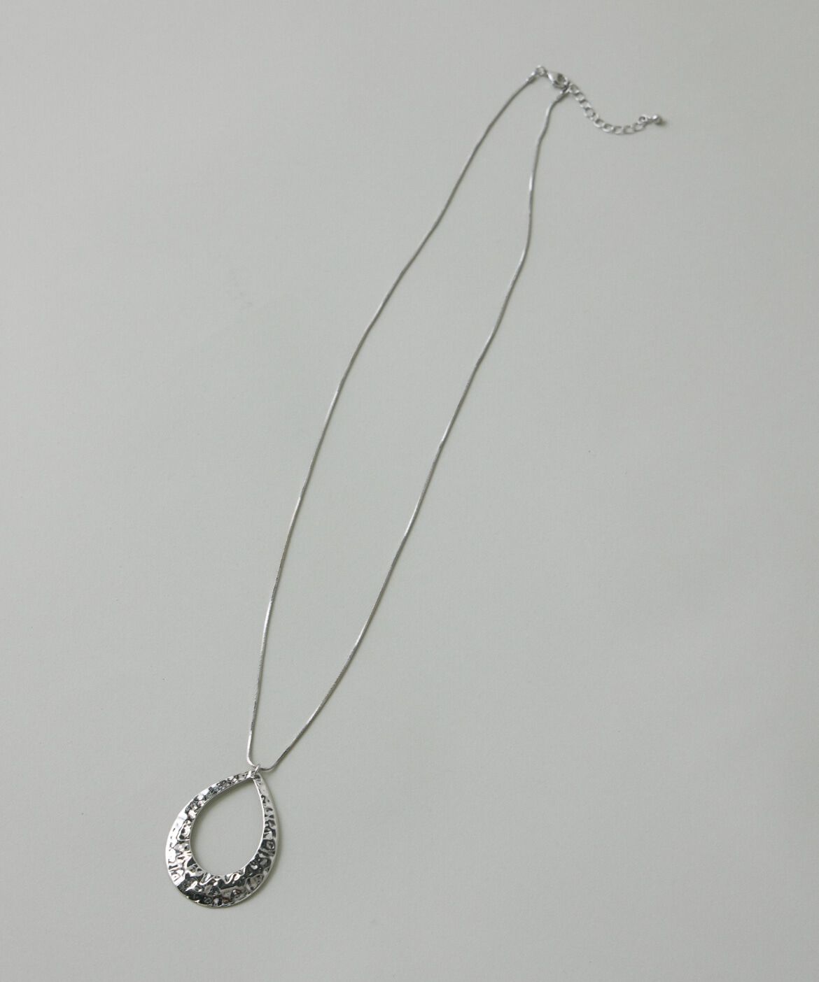 DAY by DAY it&rsquo;s international「ドロップシルエット ロングネックレス」|ネックレス|