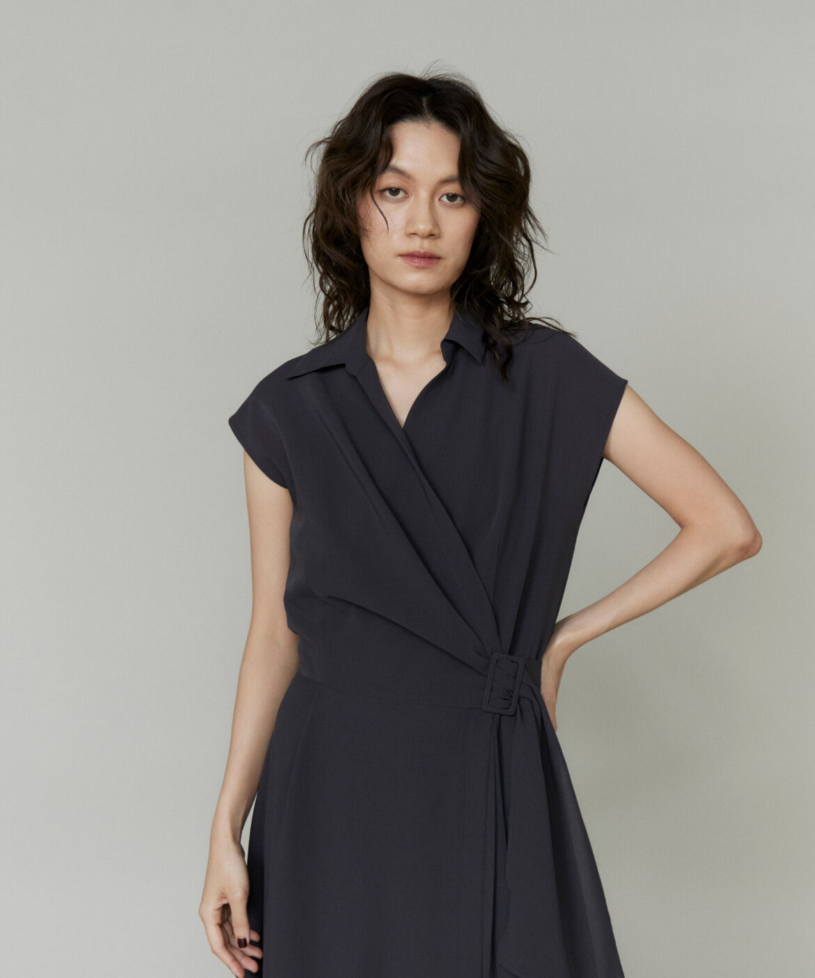 la veille by SUPERIOR CLOSET「《大きいサイズ》アシンメトリーワンピース」|ワンピース|