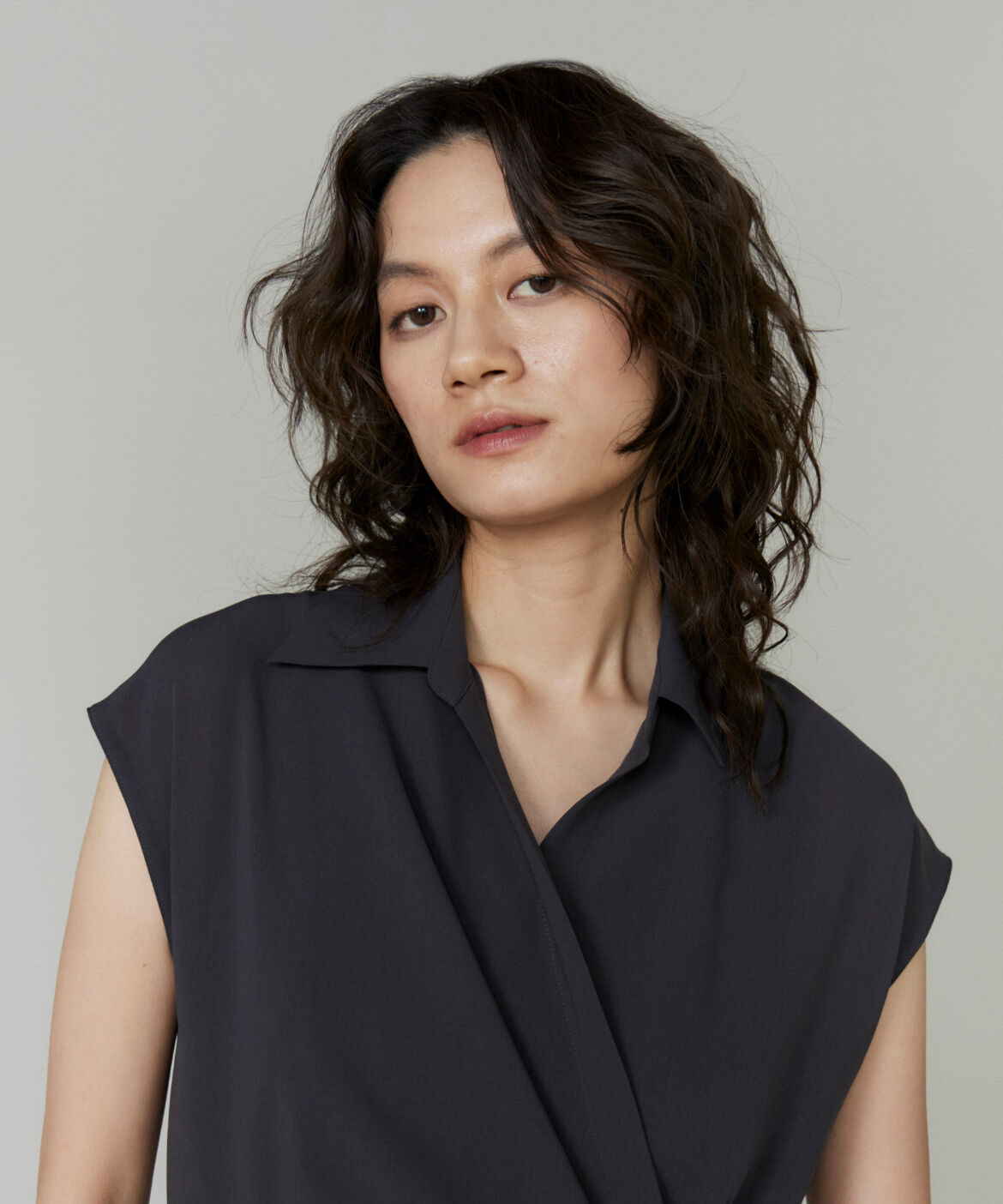 la veille by SUPERIOR CLOSET「《大きいサイズ》アシンメトリーワンピース」|ワンピース|