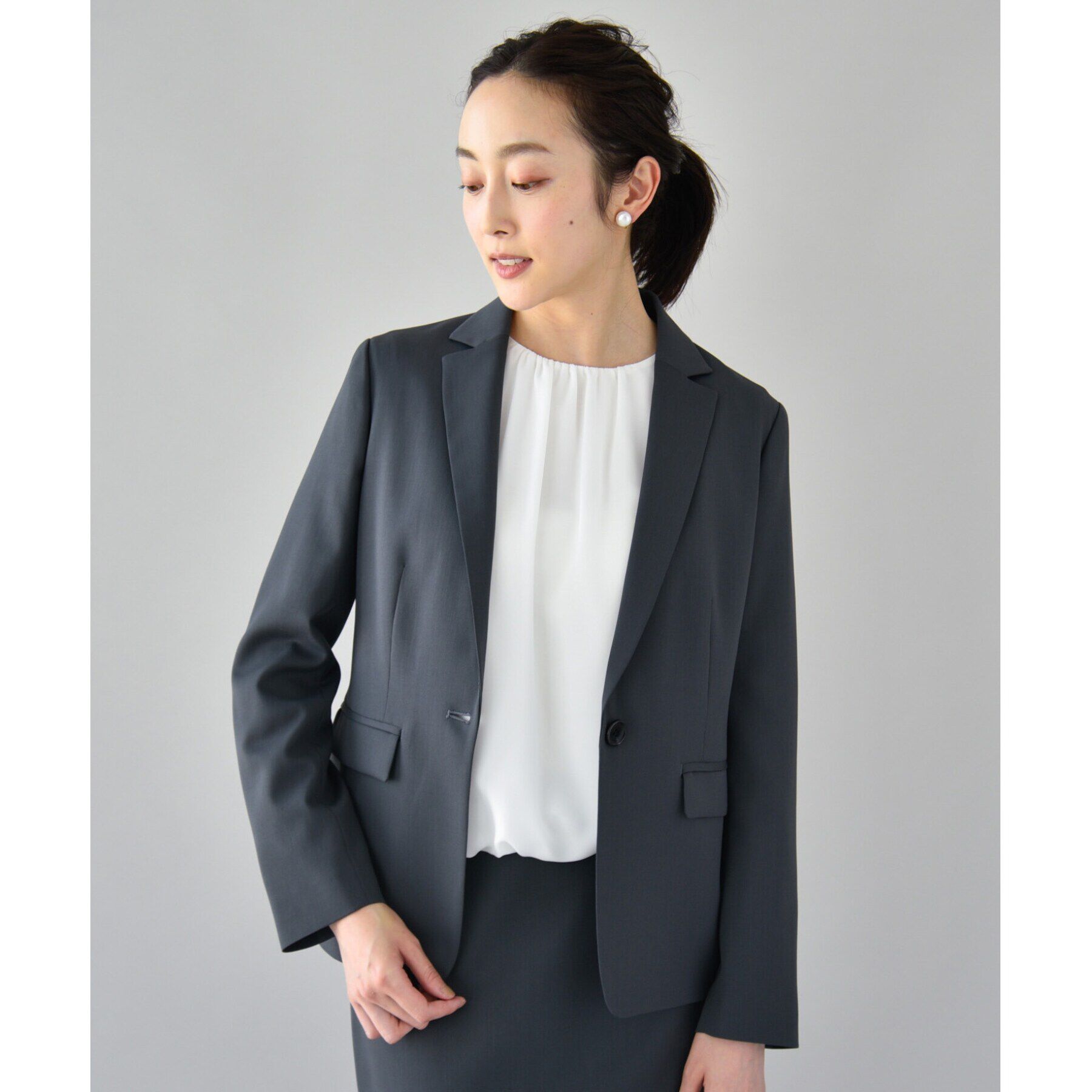 UNTITLED「【軽くて快適！】ウール混 ストレッチテーラードジャケット」|テーラードジャケット|チャコールグレー(0