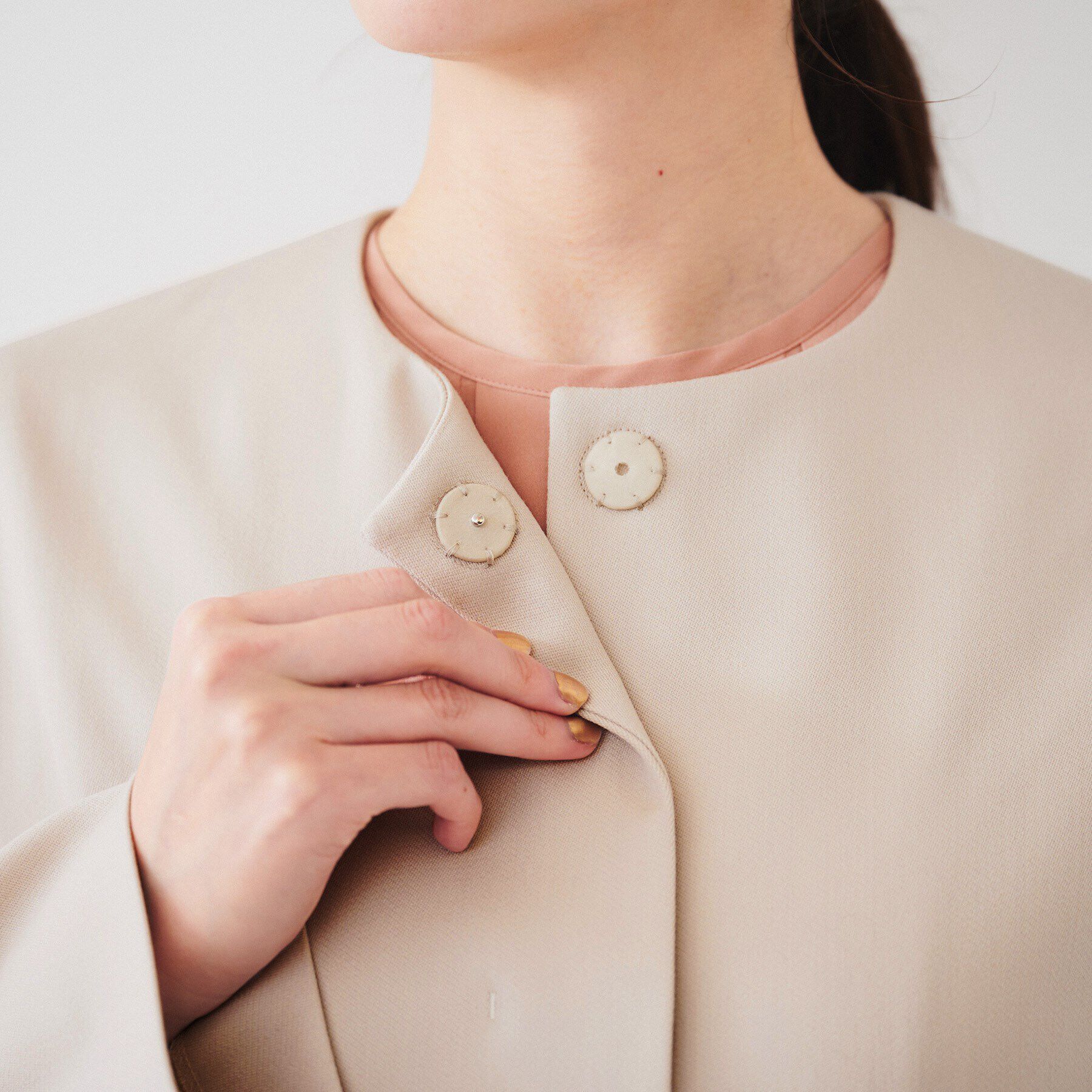 UNTITLED「ダブルクロス ノーカラーコート」|ノーカラーコート|