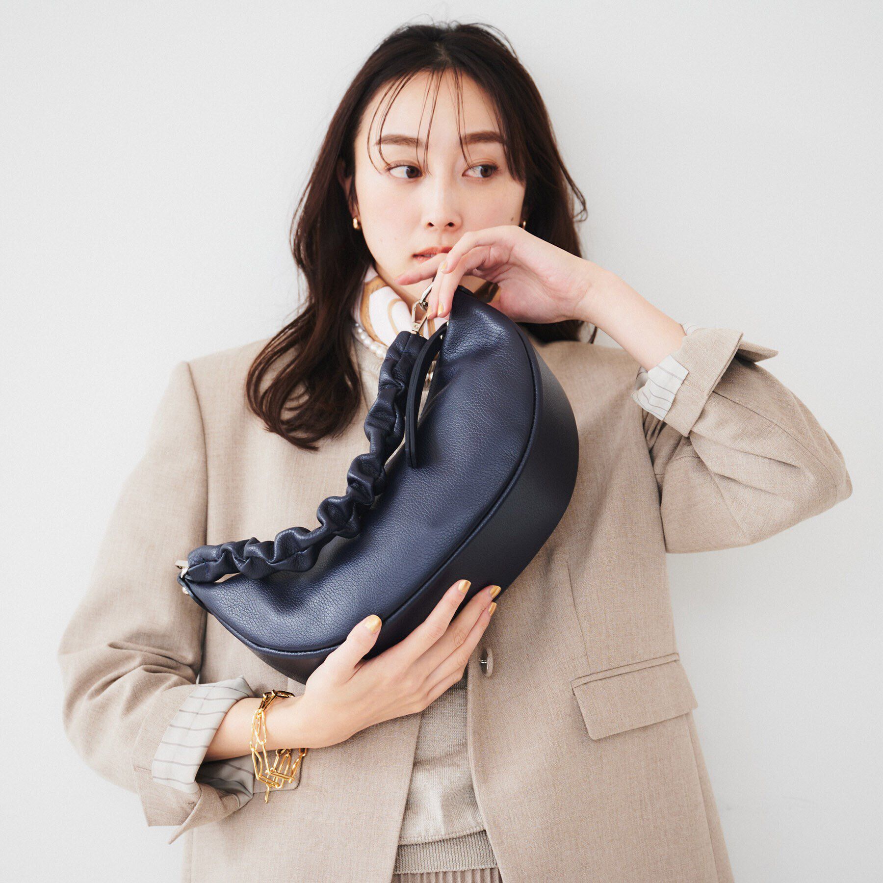 UNTITLED「【本革】ムーンショルダー」|ショルダー・メッセンジャー|