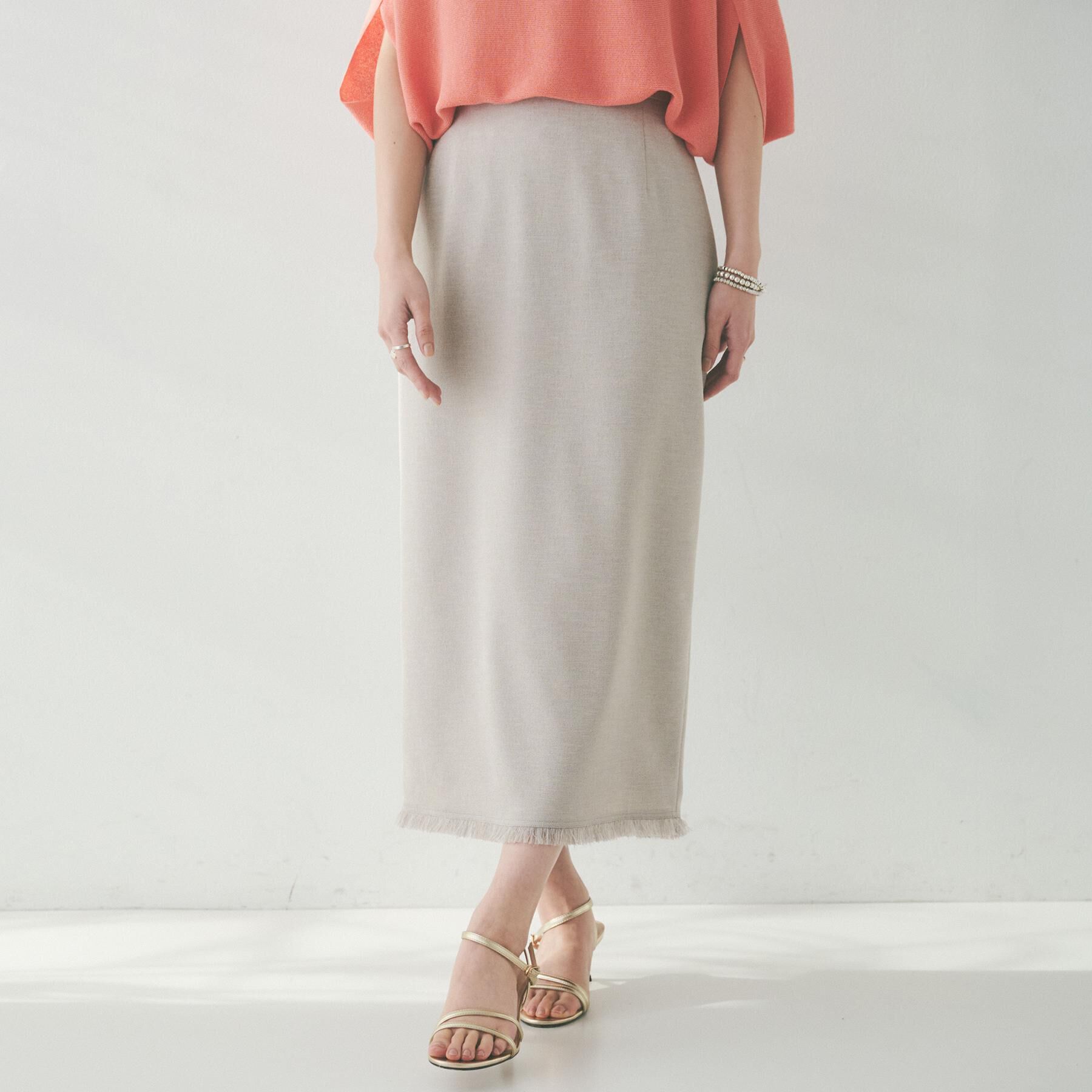 UNTITLED「【オンオフ/ストレッチ】裾フリンジナロースカート」|スカート|ベージュ(052)