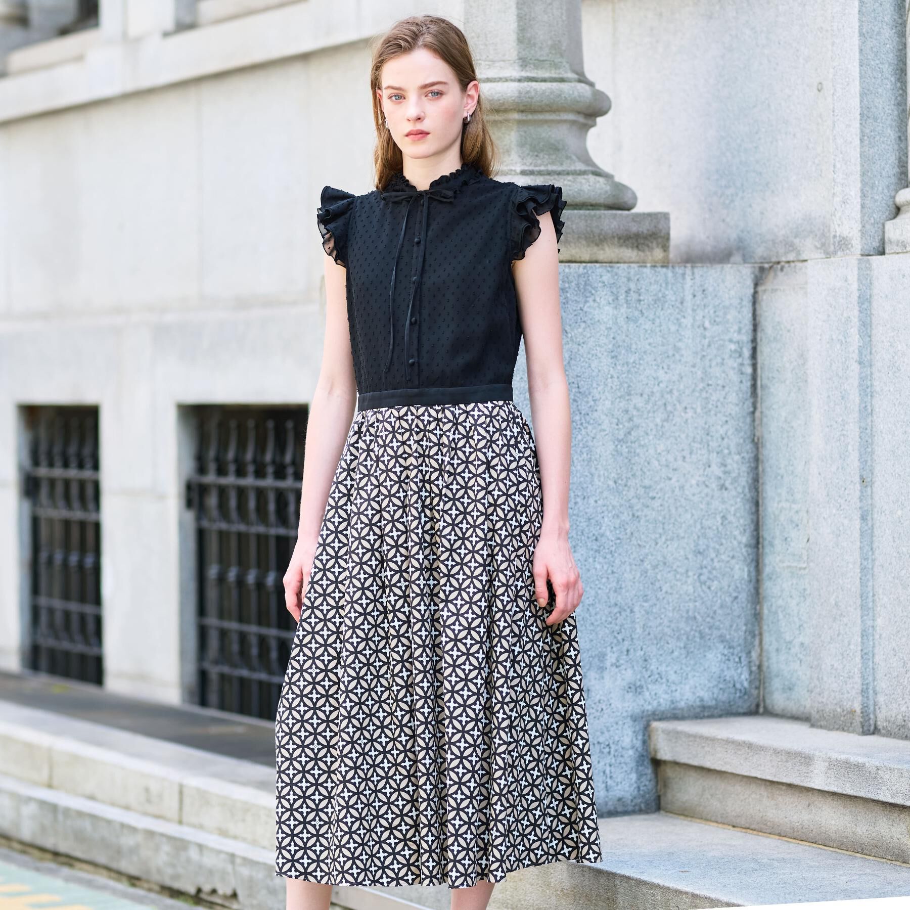 DRESSTERIOR「【大人百花春号掲載 モデル美香さん着用】ドットジャカードオーバーラップコンビドレス」|ワンピース|