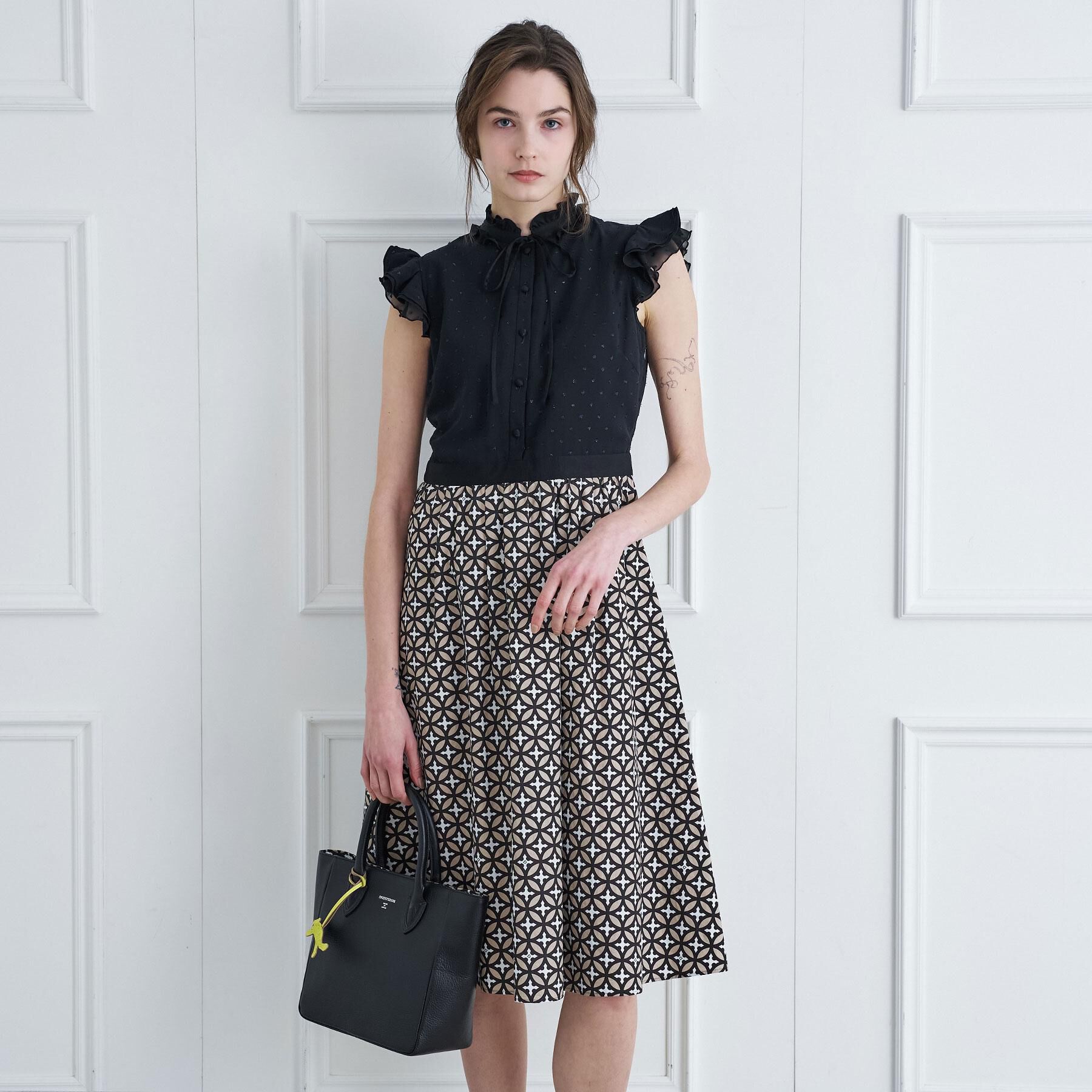 DRESSTERIOR「オーバーラップウィングスリーブワンピース」|ワンピース|