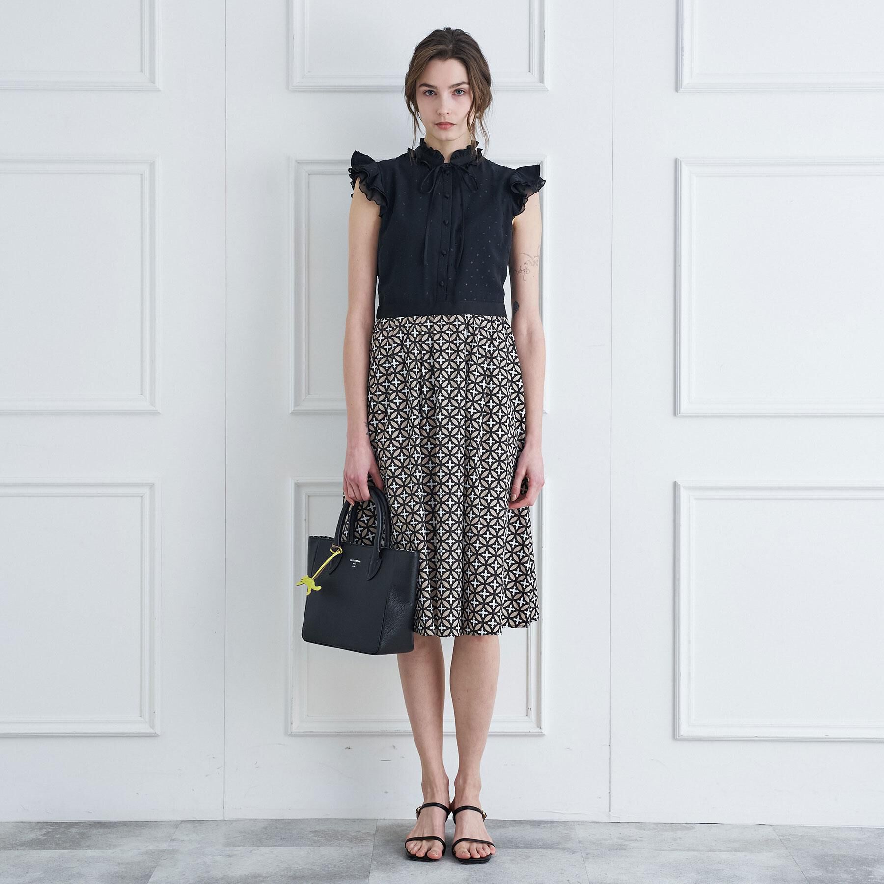 DRESSTERIOR「オーバーラップウィングスリーブワンピース」|ワンピース|