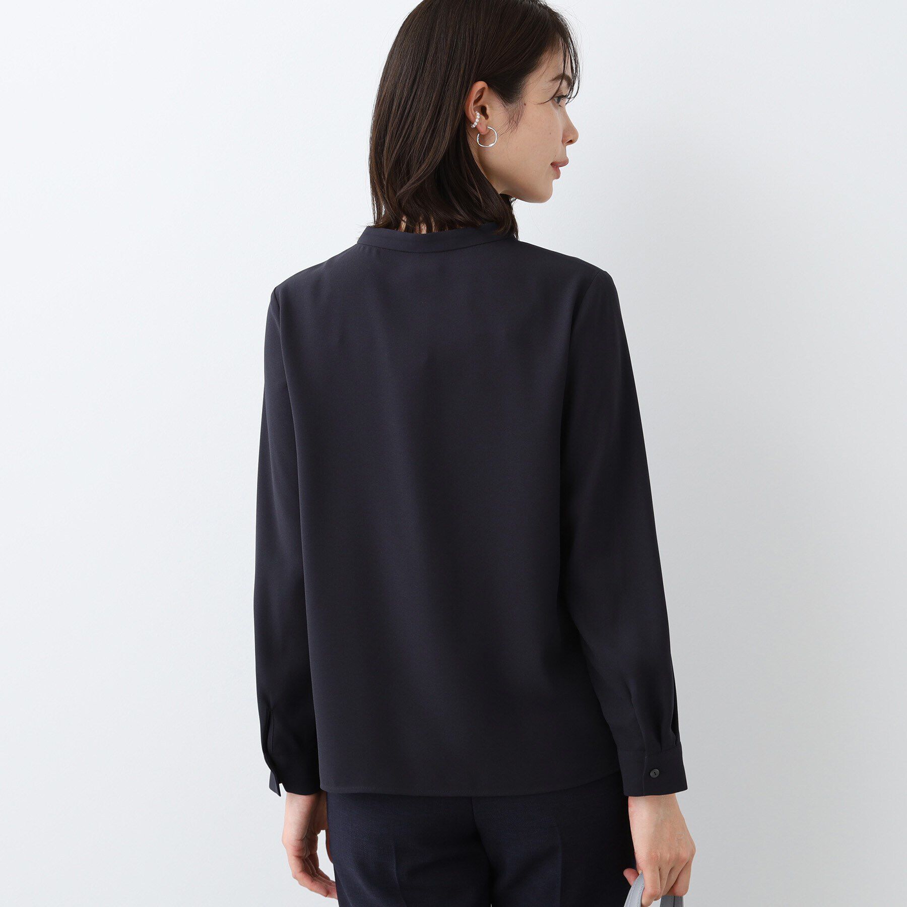 INDIVI「【洗える／UVケア】ヨークフリルブラウス」|シャツ・ブラウス|