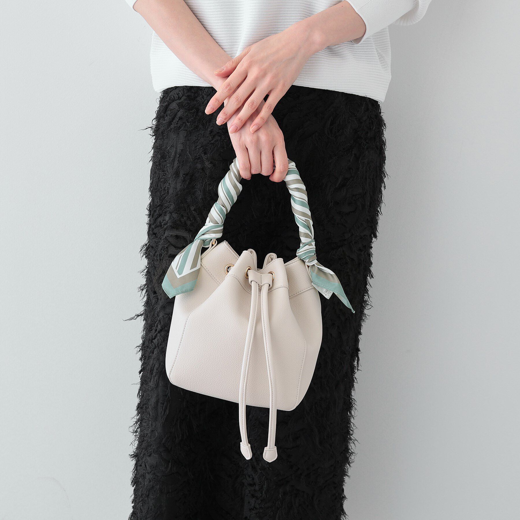 INDIVI「春SALE！バイアスストライプ柄スカーフ」|バンダナ・スカーフ|