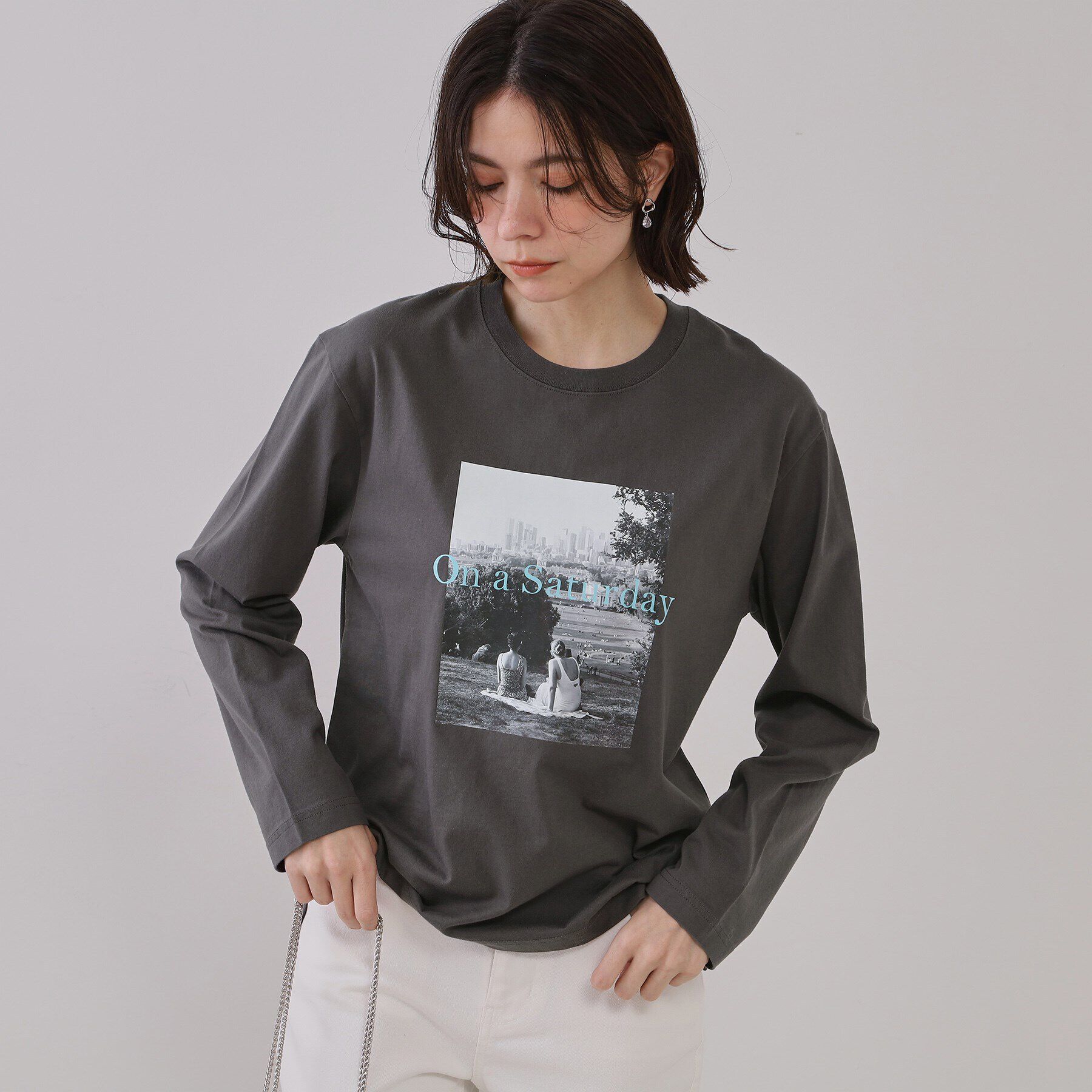 OPAQUE.CLIP「フォトプリントロングTシャツ【洗濯機洗い可】」|Tシャツ・カットソー|チャコールグレー(1