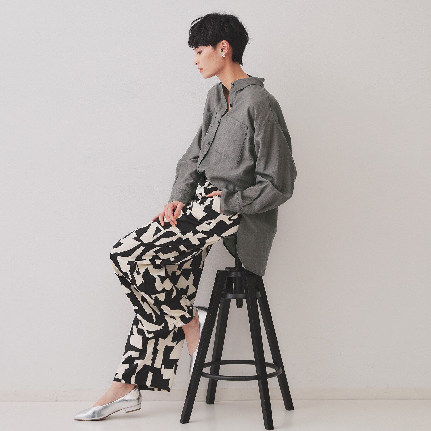 OPAQUE.CLIP「《andGIRL掲載》麻混シアーダブルポケットシャツ【洗濯機洗い可】」|シャツ・ブラウス|