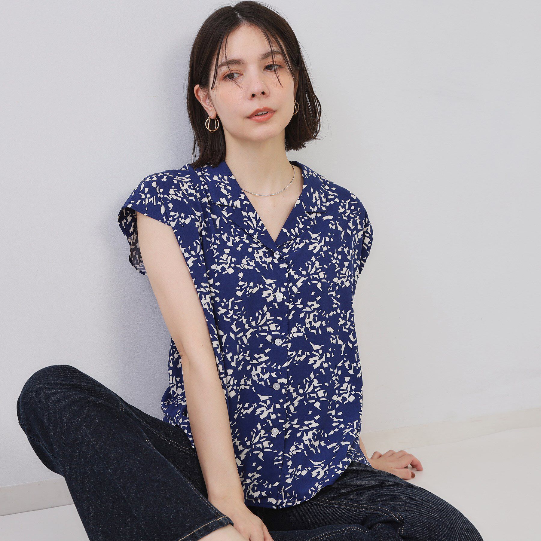 OPAQUE.CLIP「幾何柄プリントシャツ/セットアップ対応【洗える】」|シャツ・ブラウス|ネイビー(194)