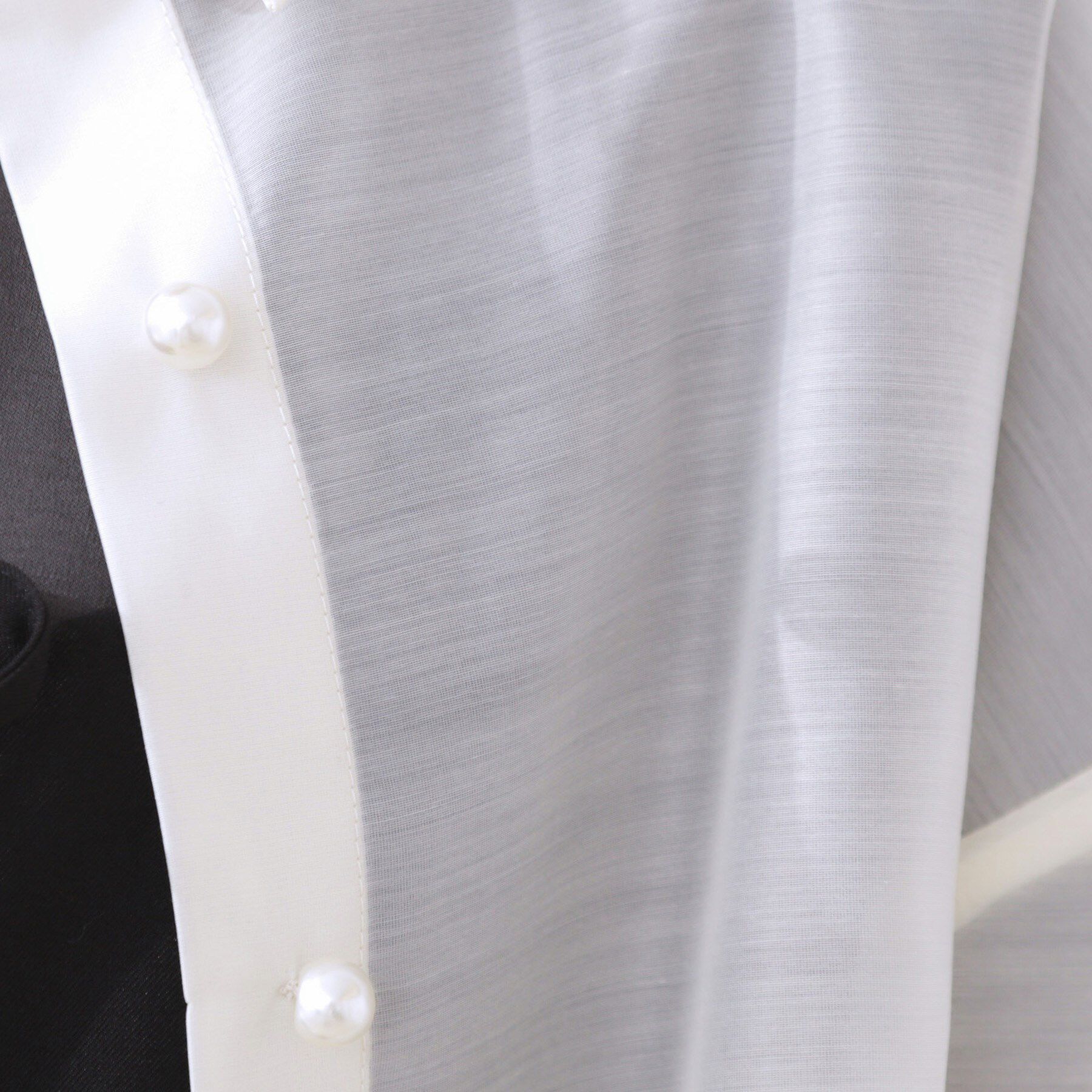 Couture broach「【洗える・オシャレな透け感】パール調ボタンシアーシャツ」|シャツ・ブラウス|