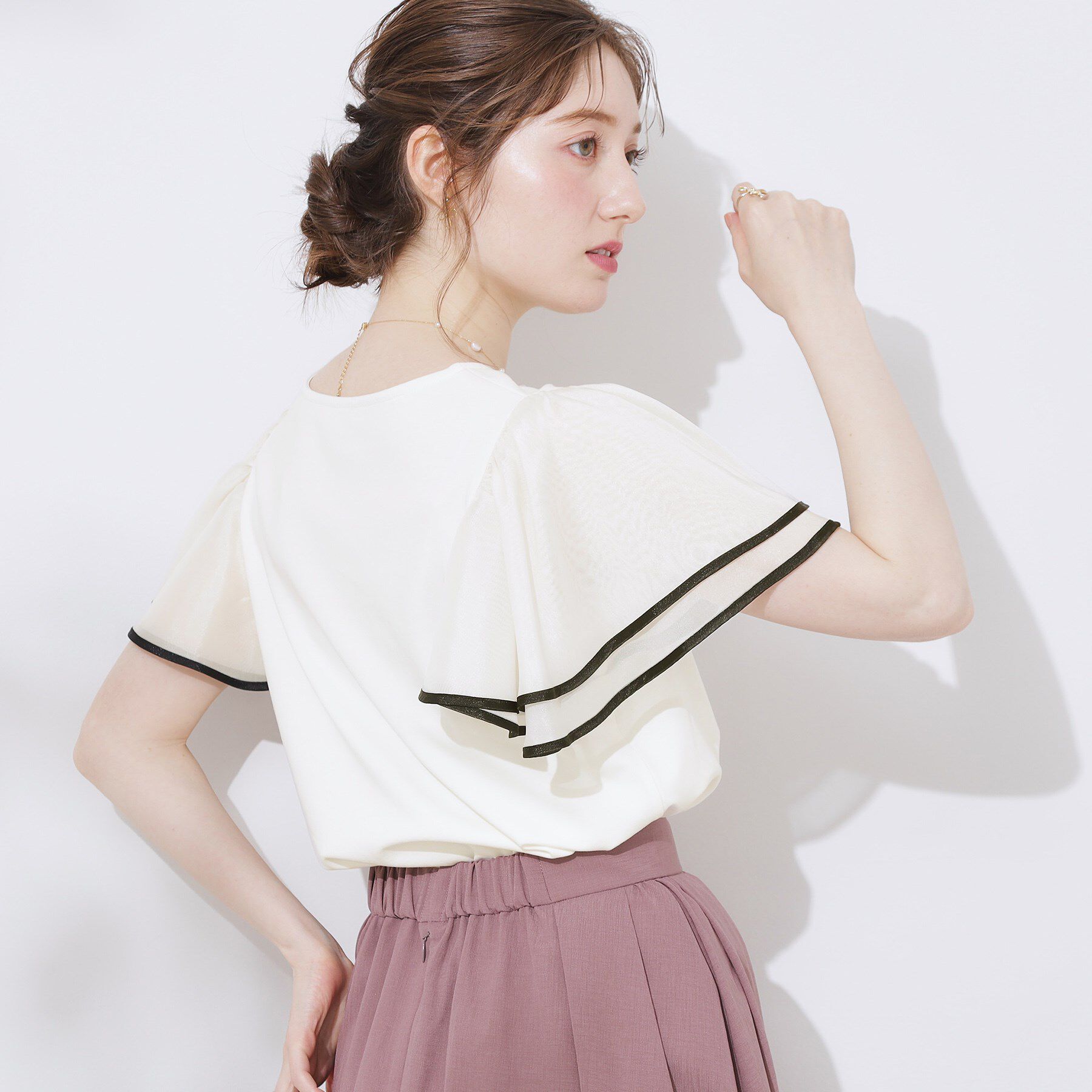 Couture broach「【マシンウォッシャブル・UVケア・接触冷感・二の腕カバー】配色フレアドッキングカットソー」|Tシャツ・カットソー|