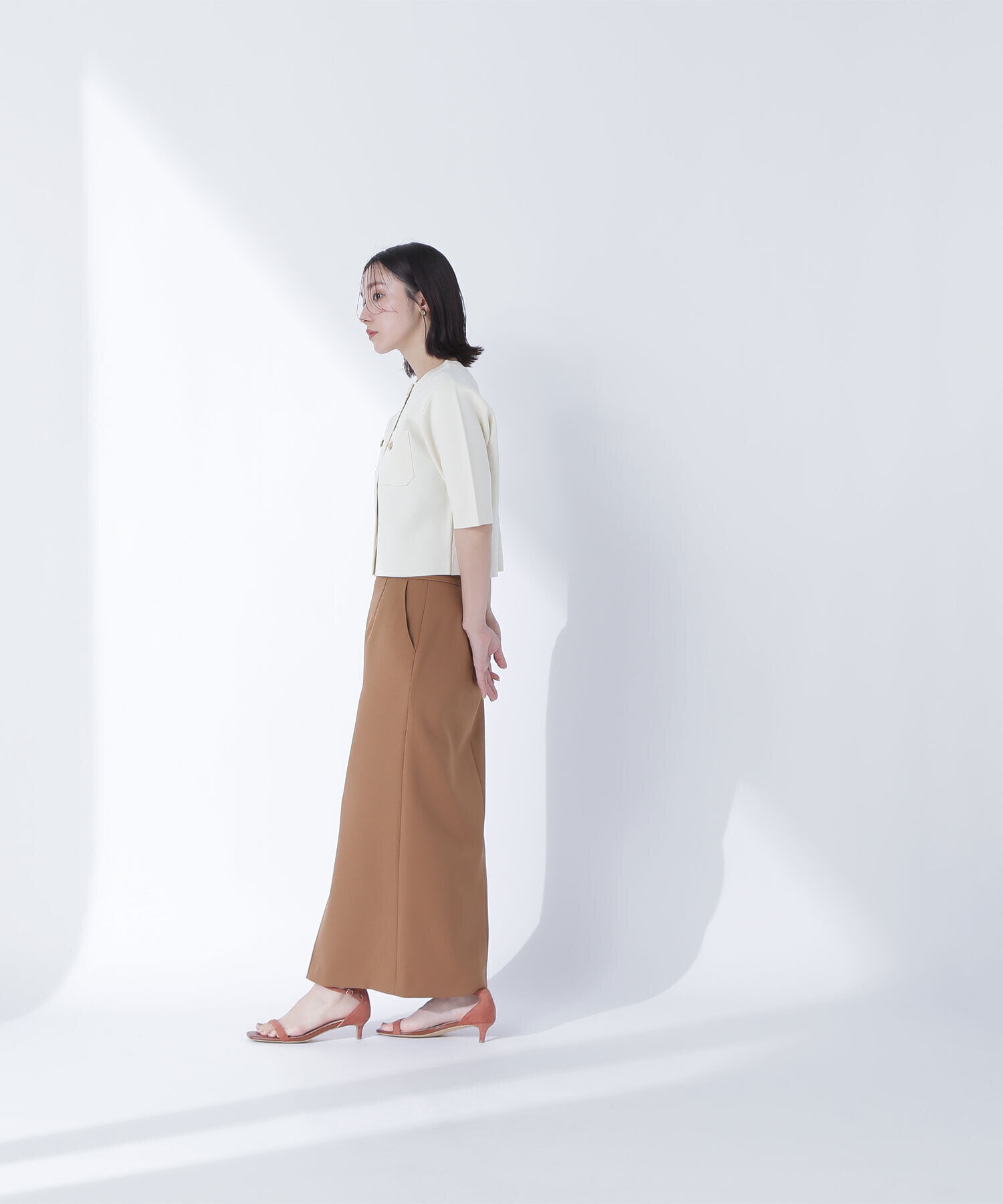  「エンブレムボタンニットジャケット半袖」|ニット・セーター|