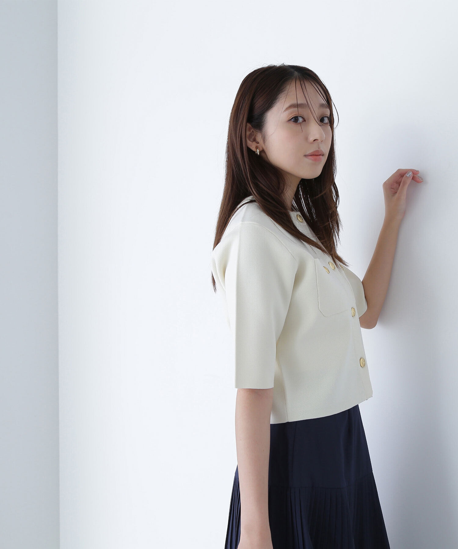  「エンブレムボタンニットジャケット半袖」|ニット・セーター|