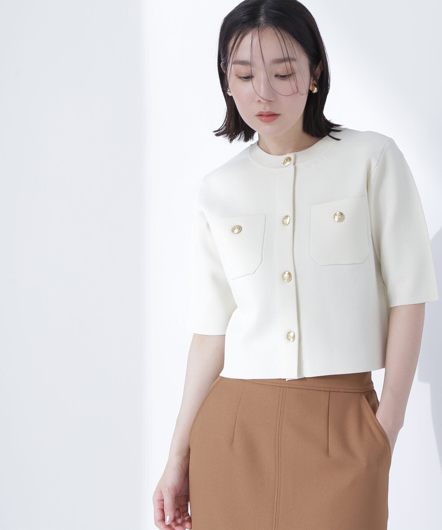  「エンブレムボタンニットジャケット半袖」|ニット・セーター|